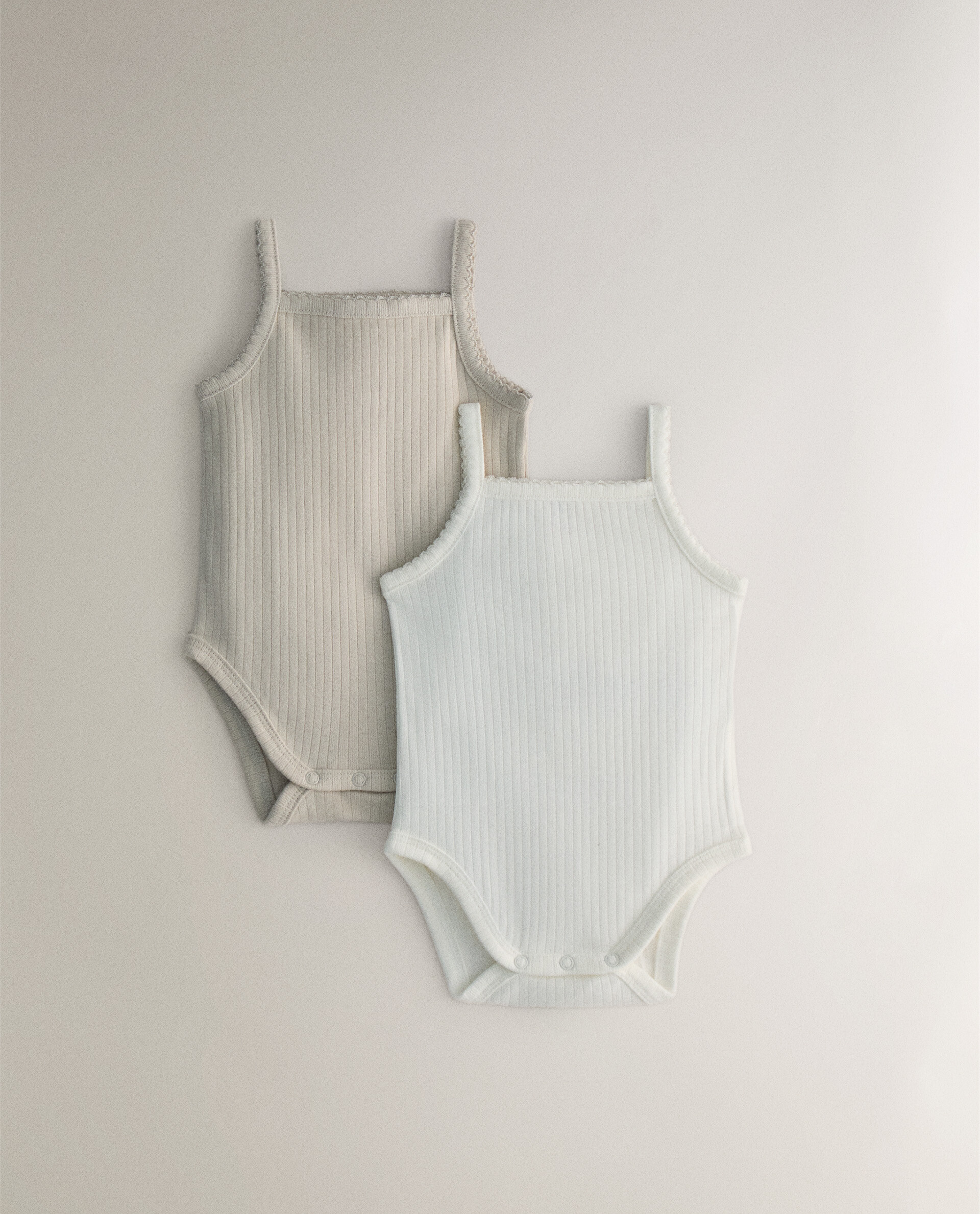 Bundle online of 2 Bodysuits