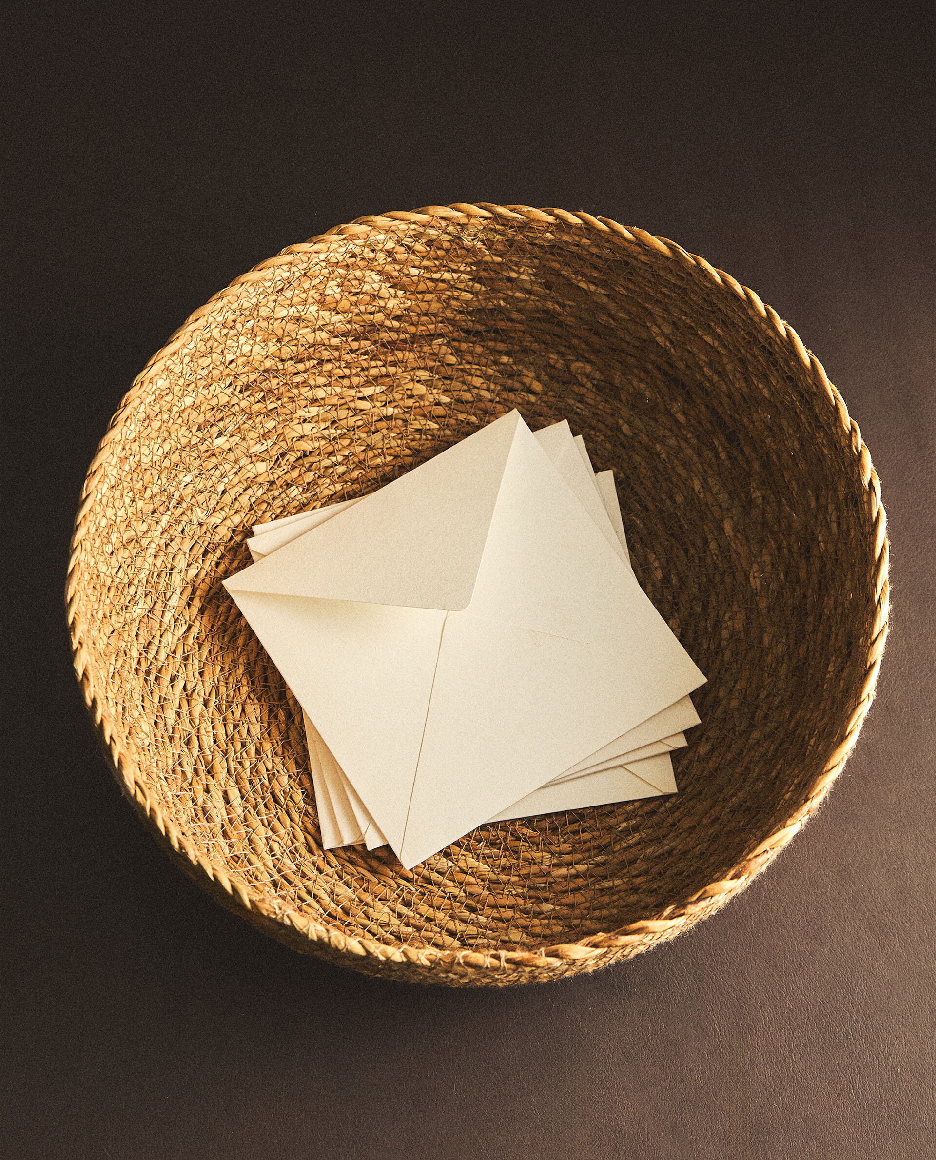 ROUND WOVEN BASKET | Zara Home United Kingdom