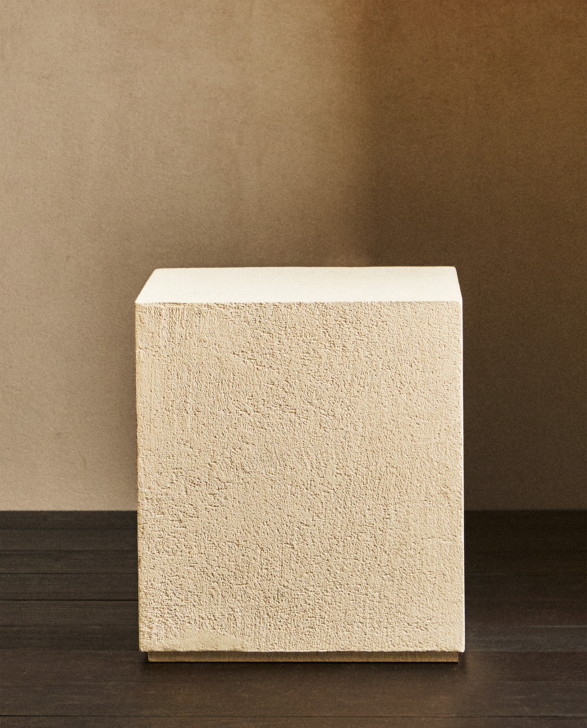 TABLE WITH CEMENT FINISH Zara Home United Kingdom