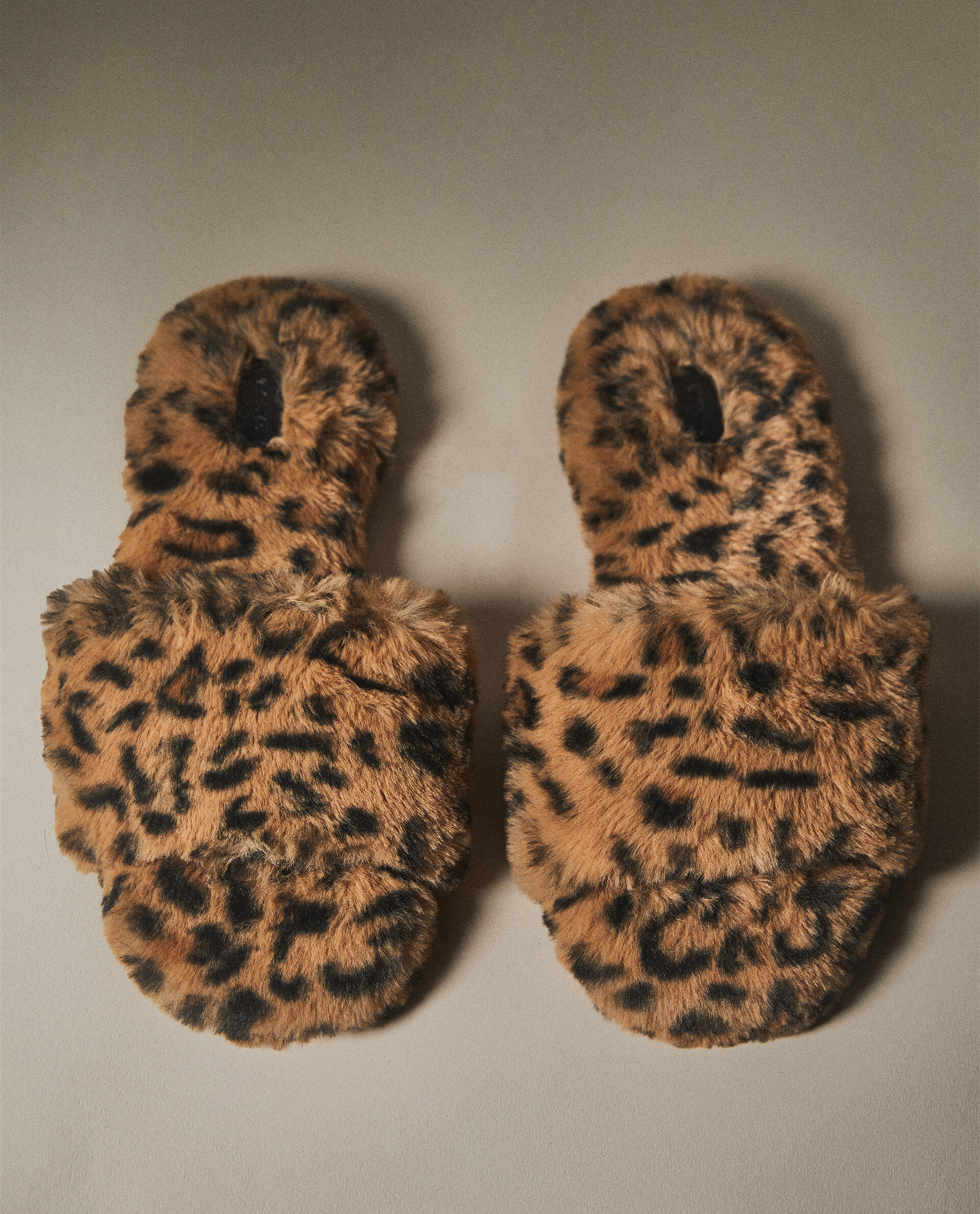 Leopard print best sale fur slippers