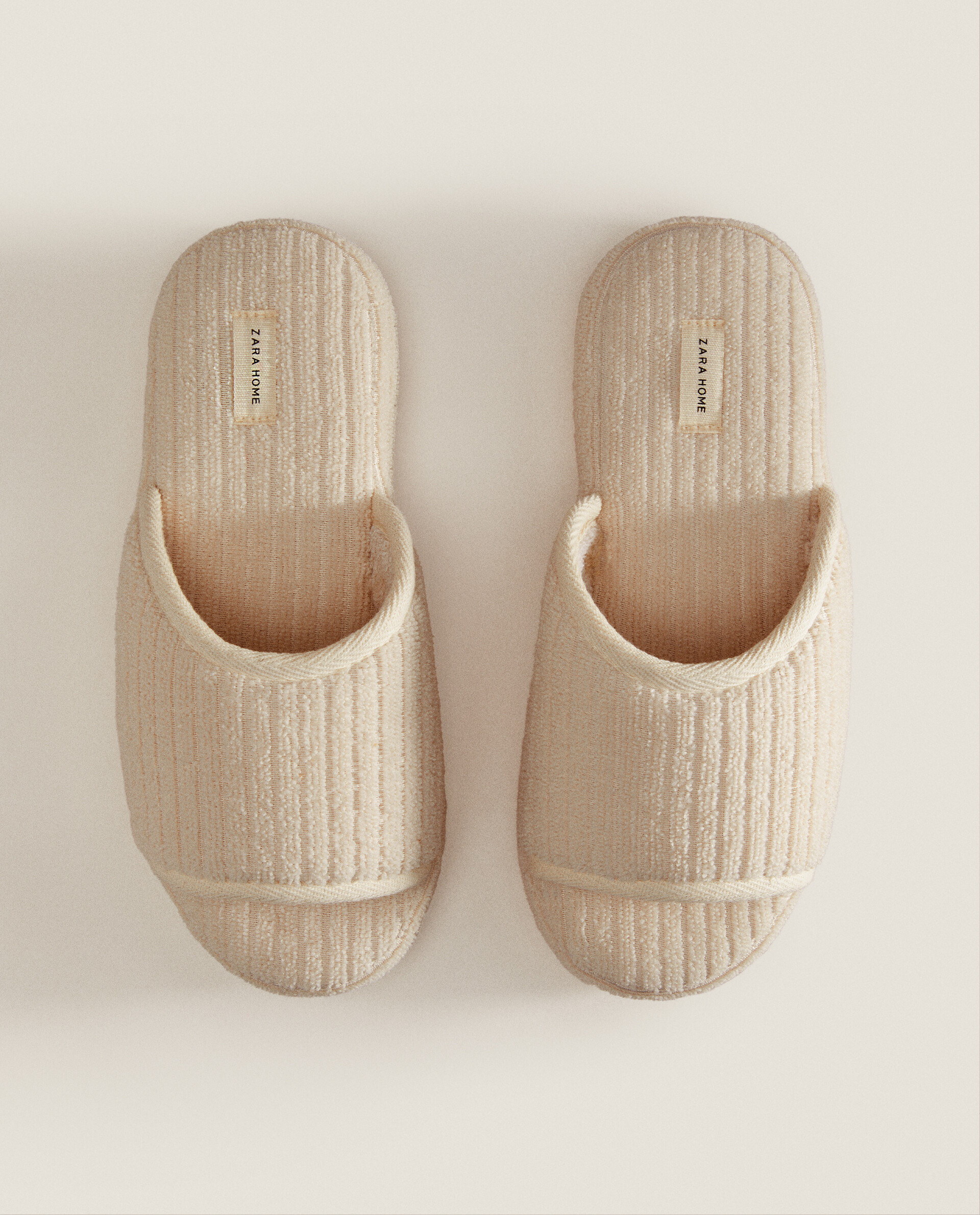 ZAPATILLA TOALLA ABIERTA Zara Home Espa a