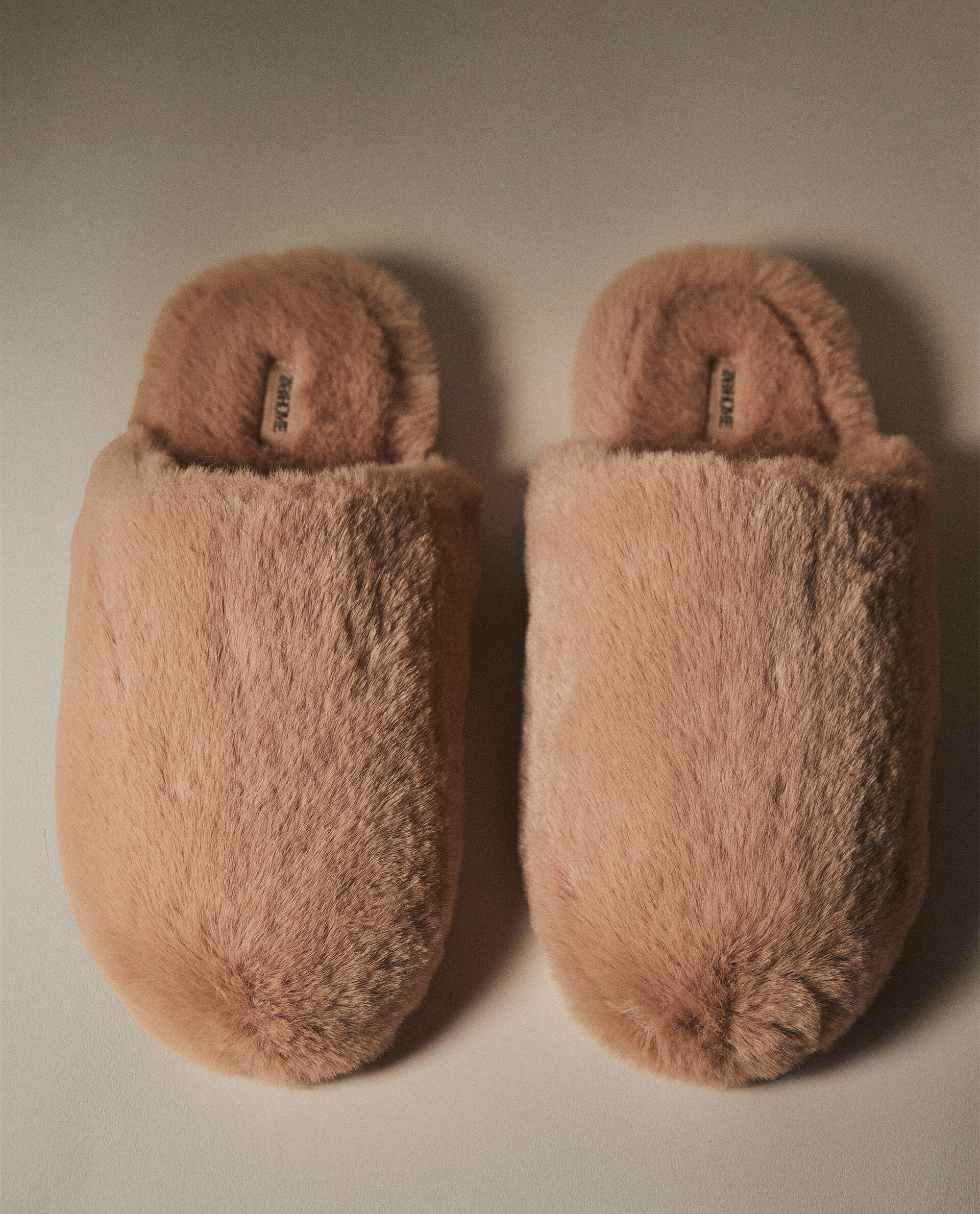 Fluffy deals slippers zara