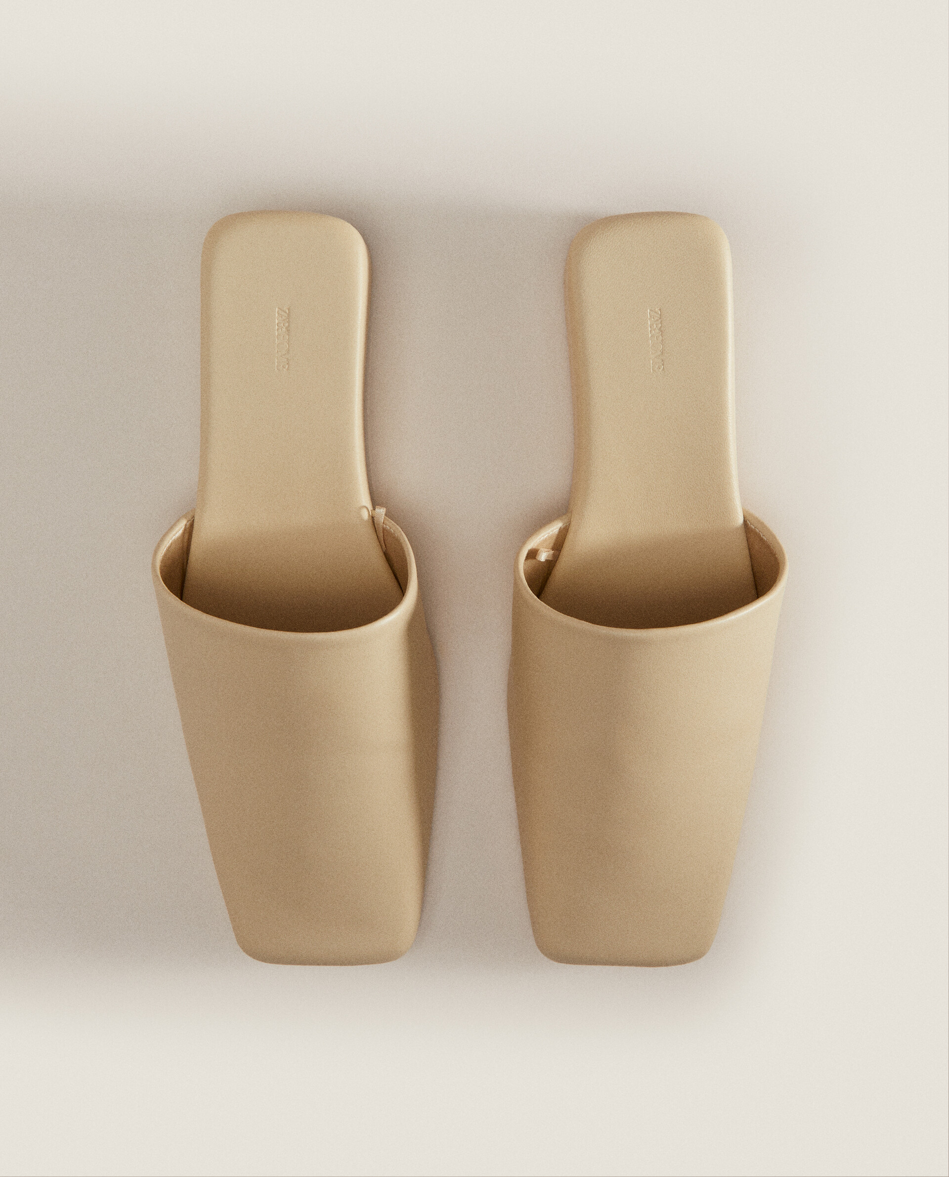 LEATHER MULE WEDGES