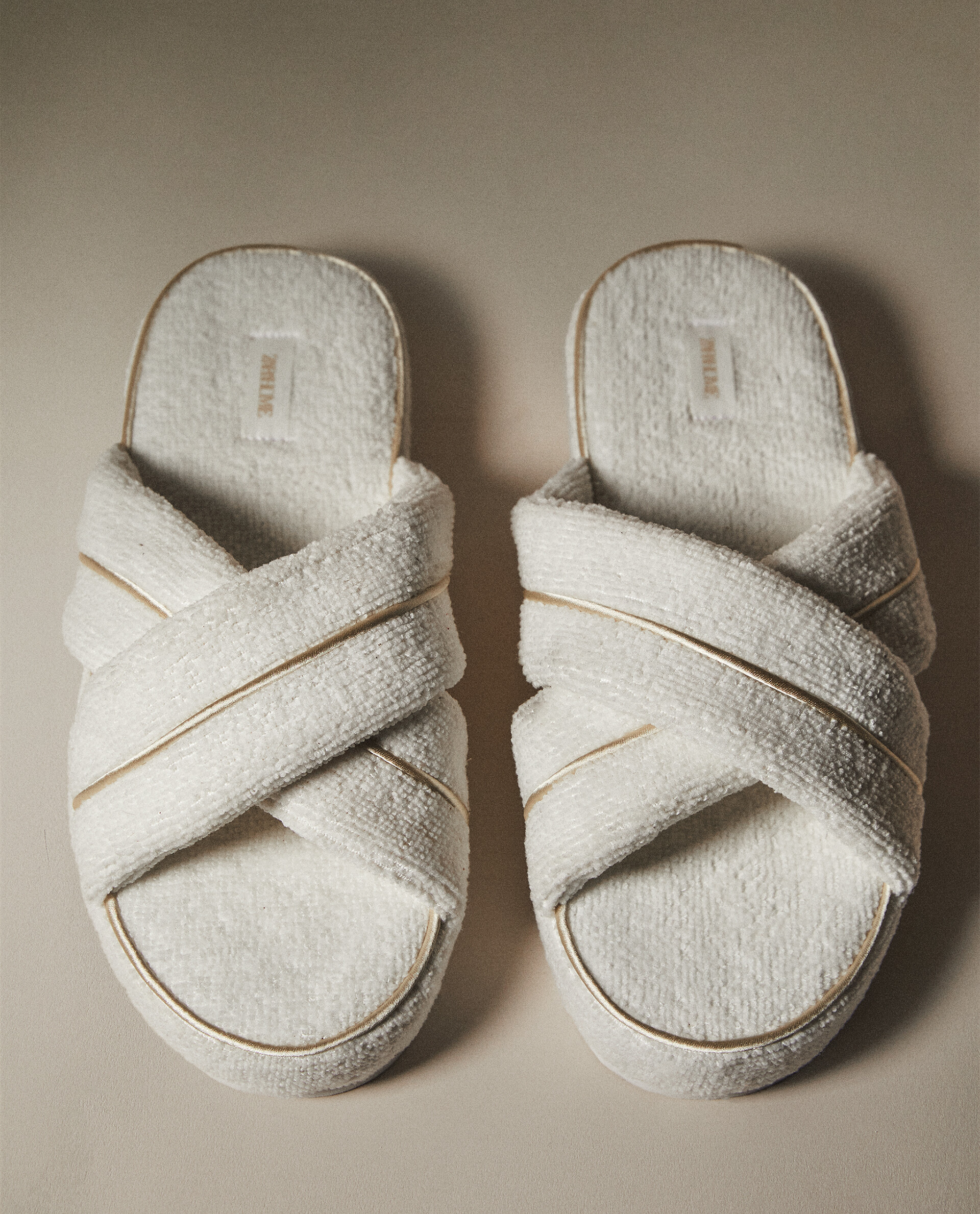White outlet towelling slippers