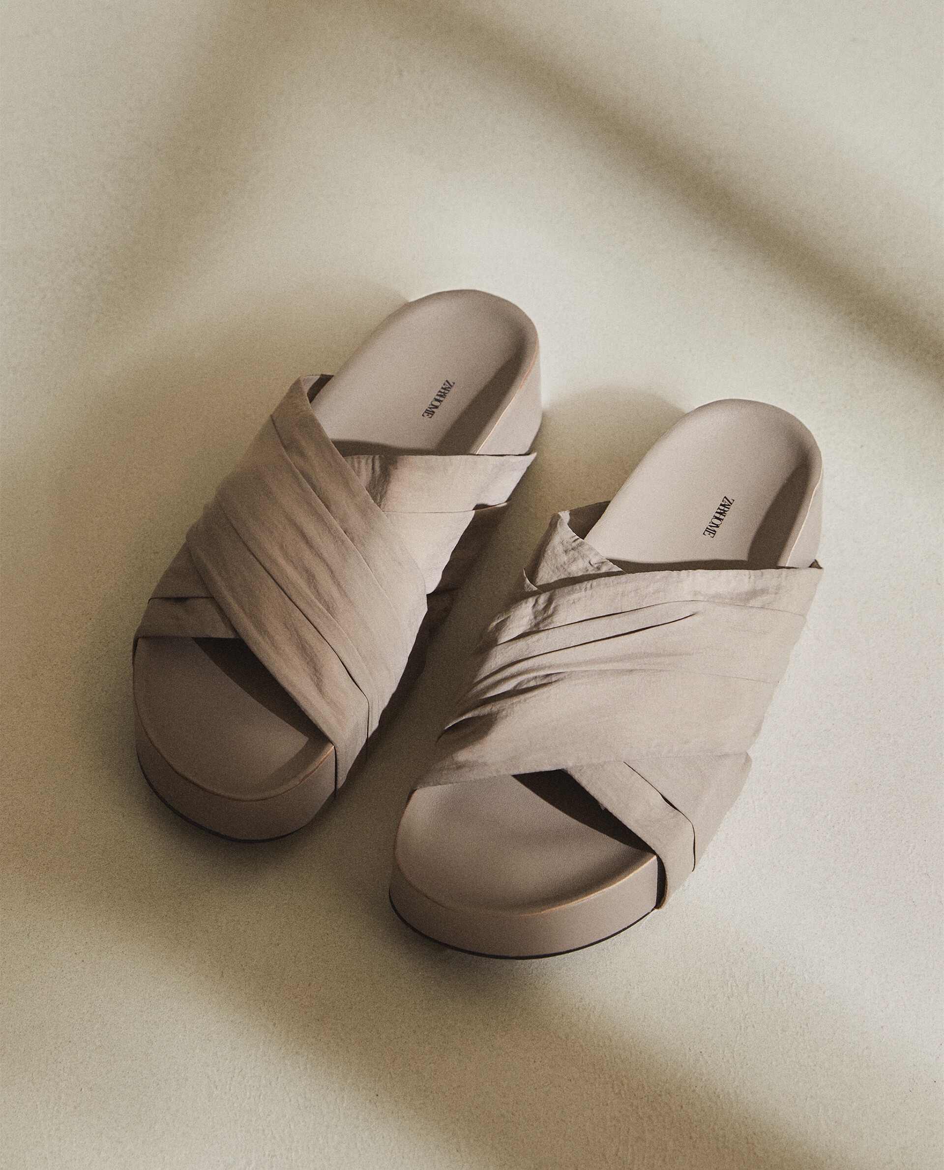 CROSSOVER FABRIC WEDGES Zara Home France