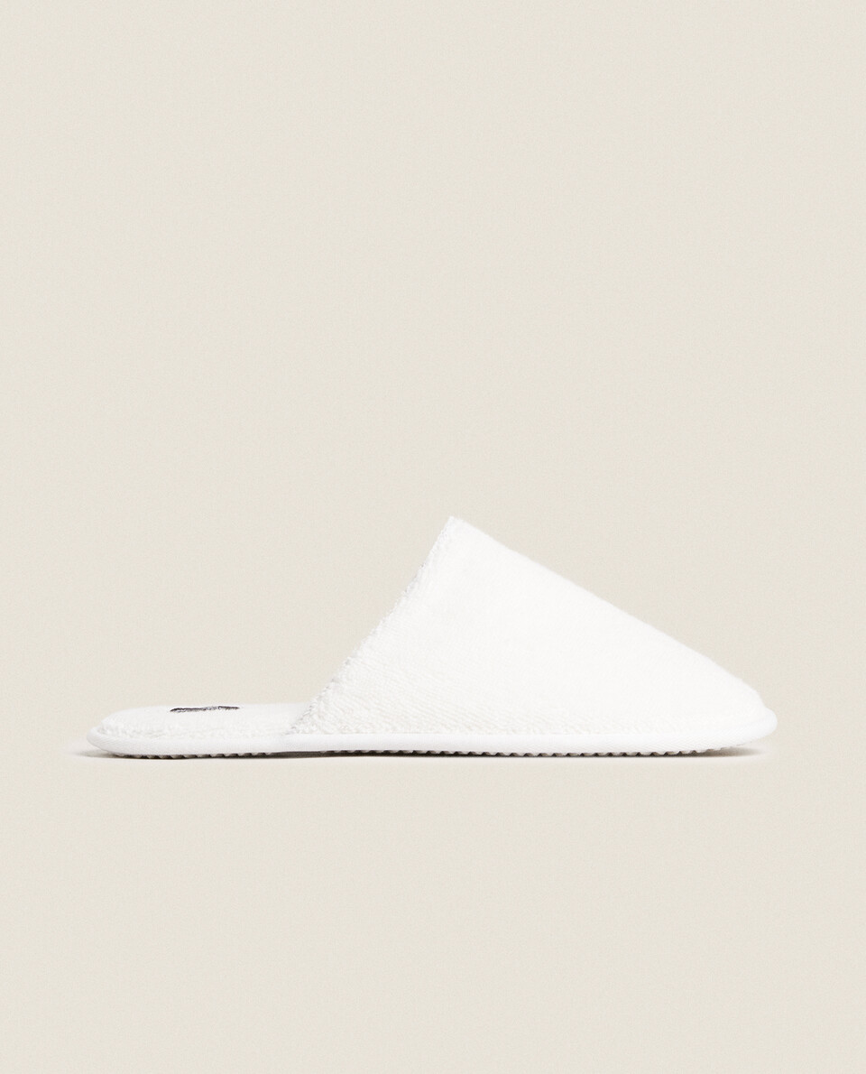 BATHROOM SLIPPERS WITH PIPING | Zara Home Thailand