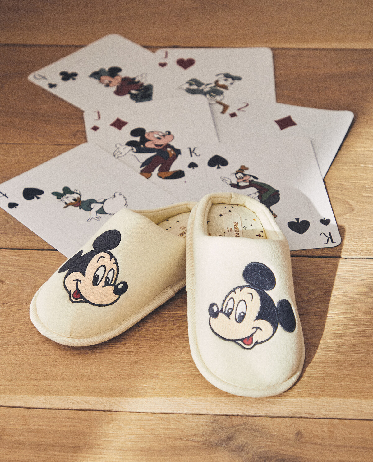 Disney mickey shop mouse slippers