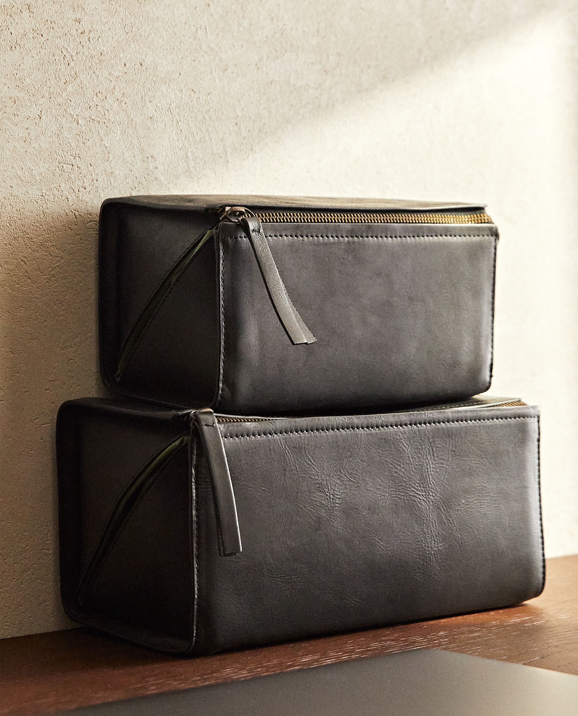 Zara mens wash bag store