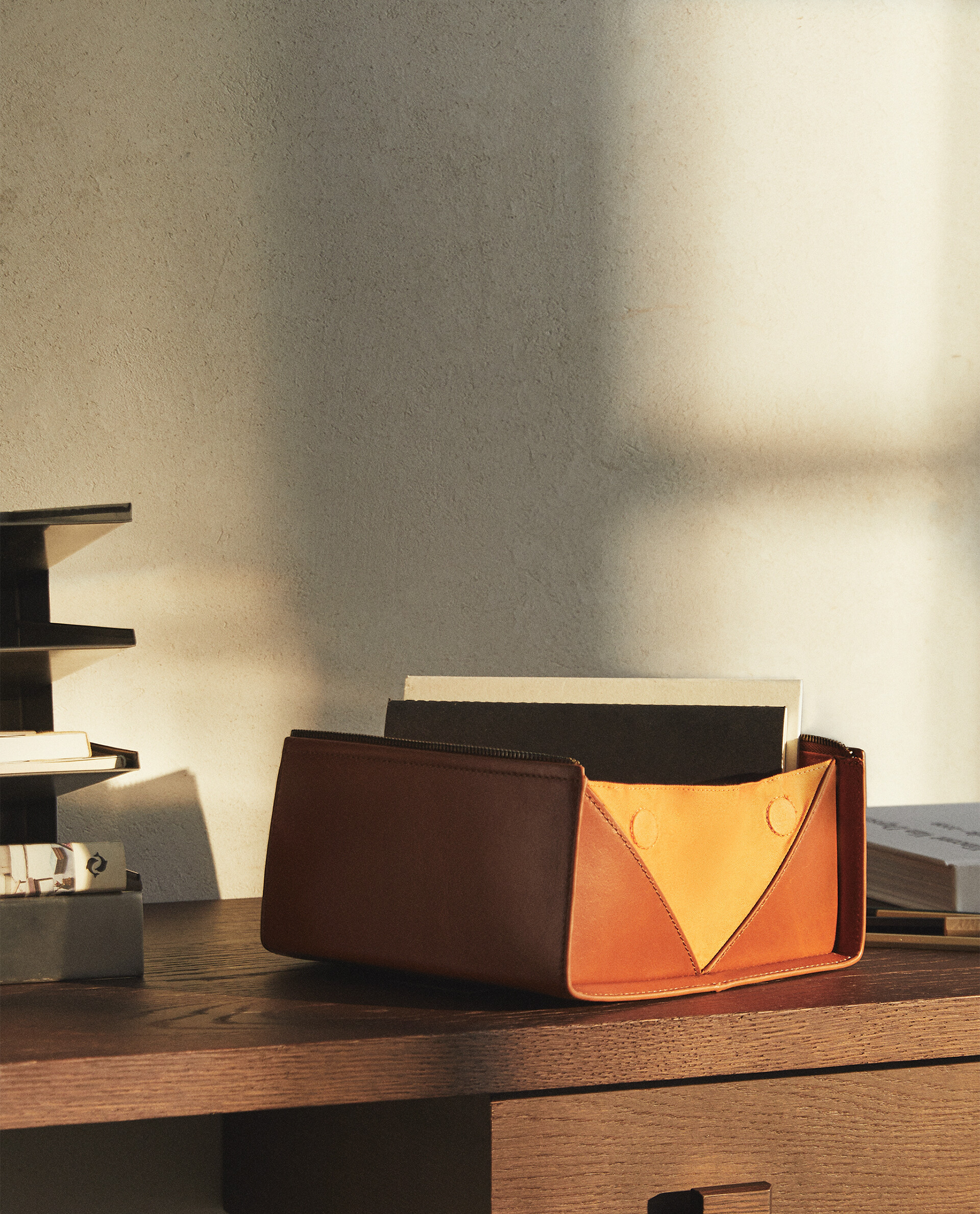 SMALL LEATHER TOILETRY BAG Zara Home UAE ABU DHABI/AL AIN/RAS AL