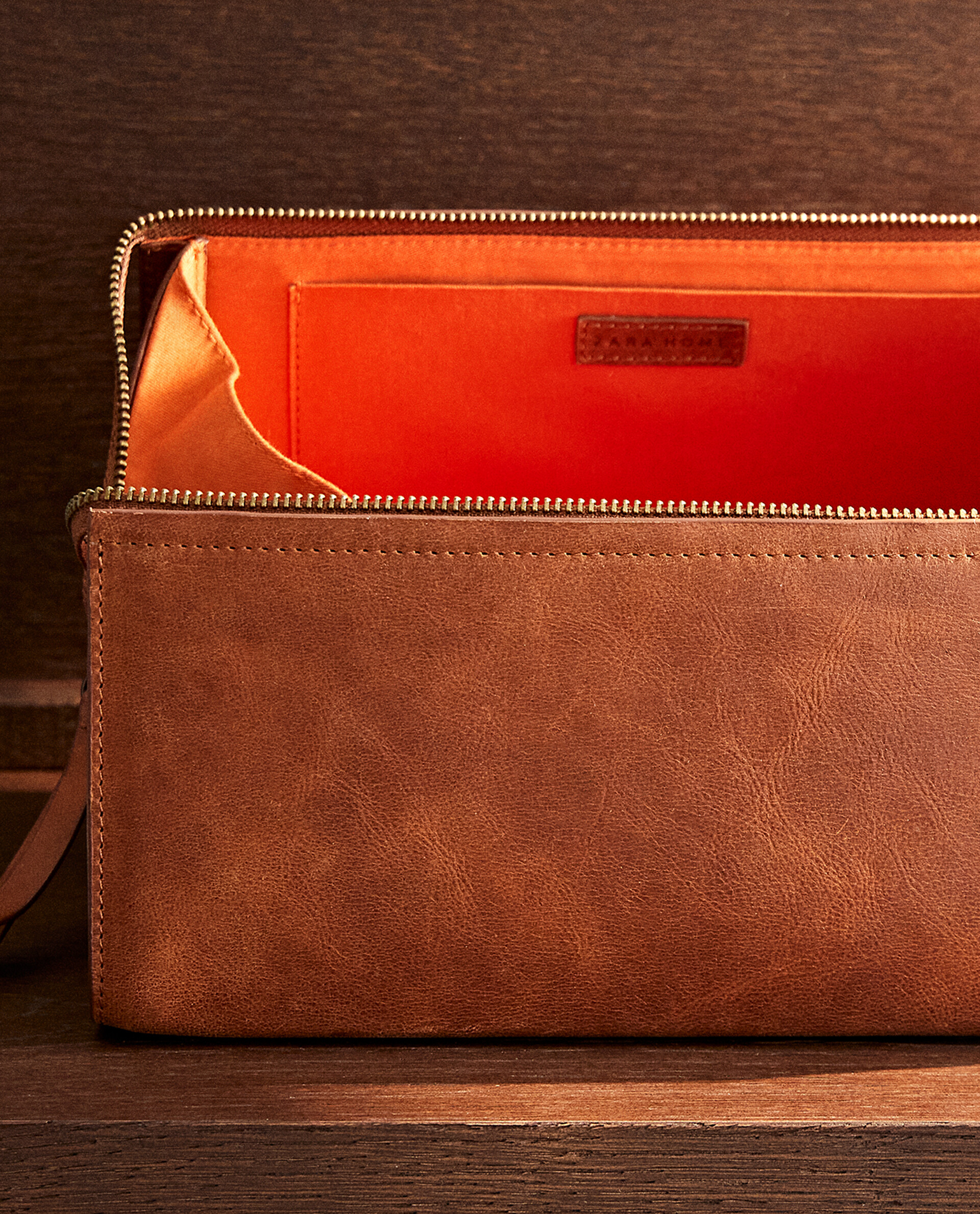 Large leather hotsell toiletry bag