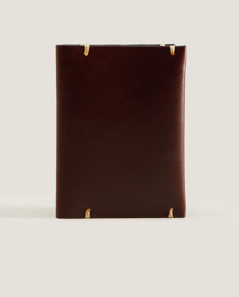 LEATHER WALLET WITH TOPSTICHING DETAIL