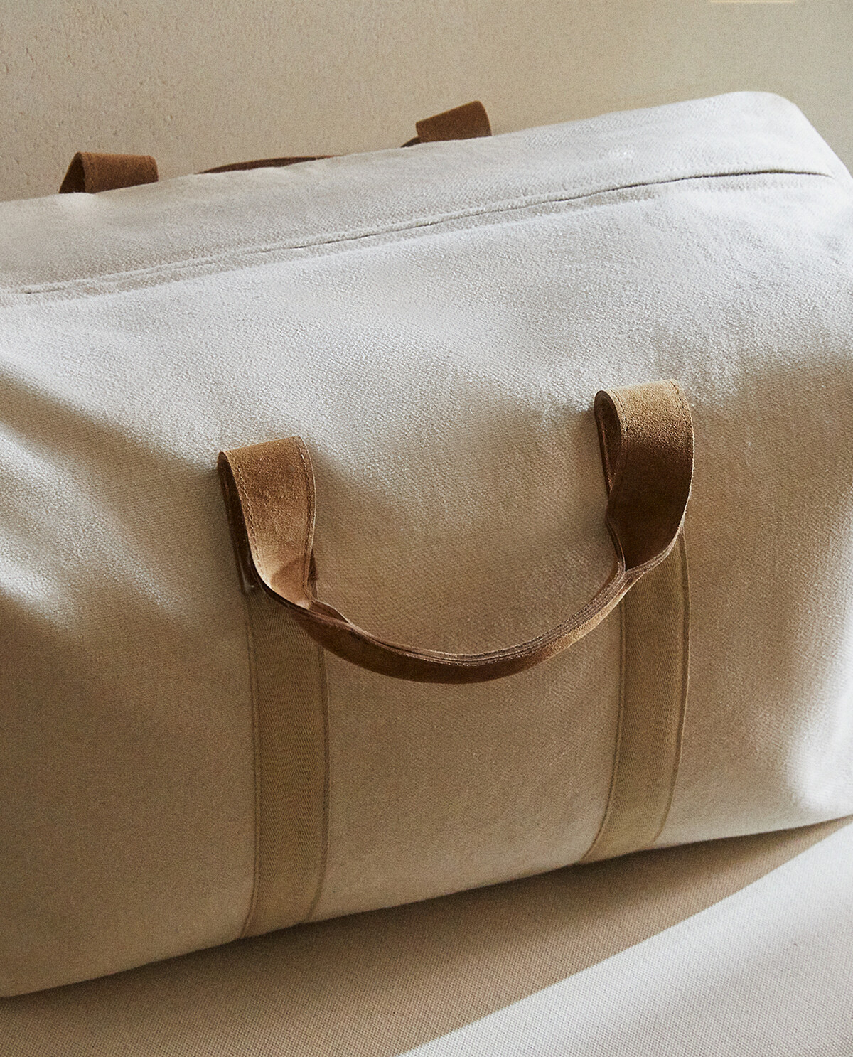 FABRIC TRAVEL BAG WITH LEATHER DETAIL Zara Home United Kingdom