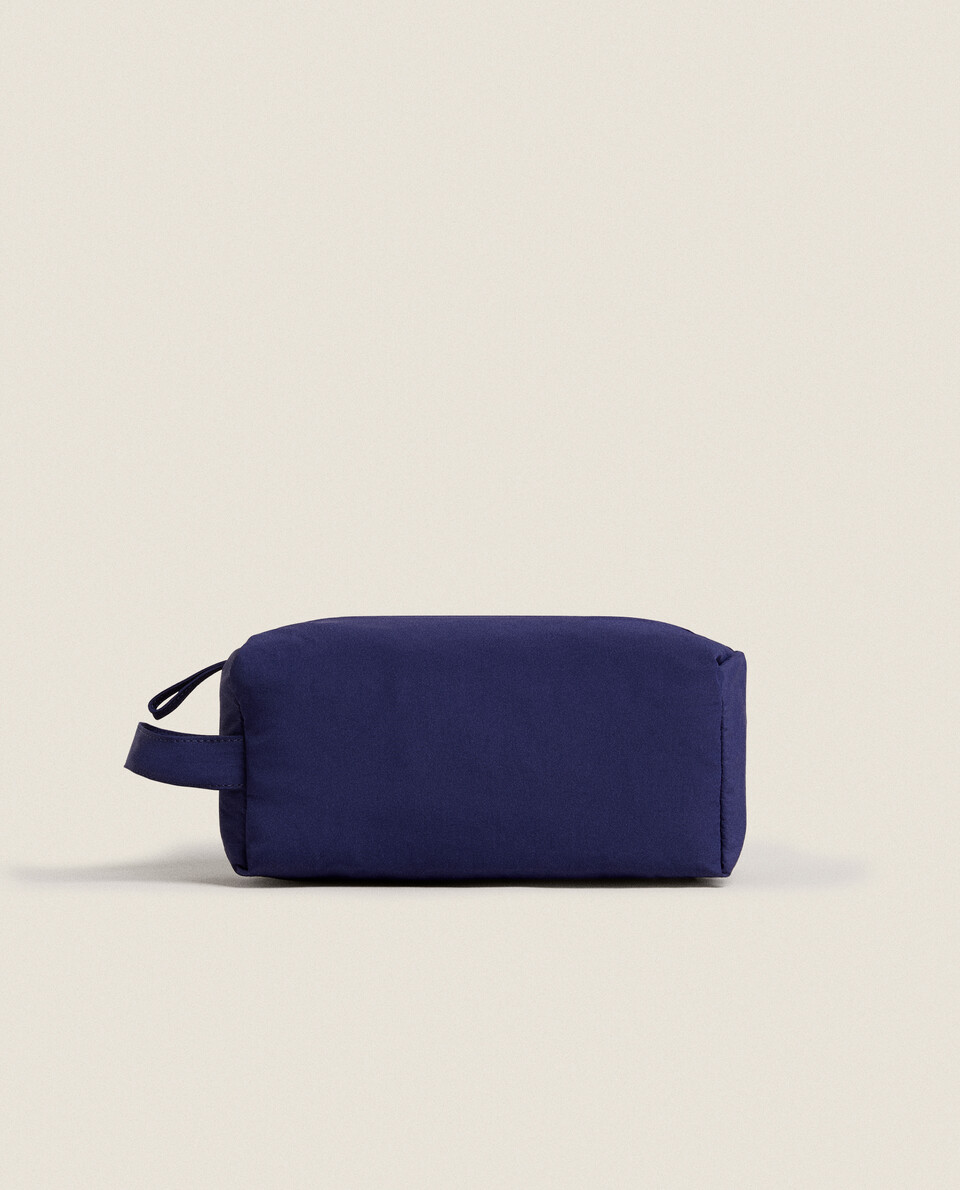 LARGE TECHNICAL FABRIC TOILETRY BAG Zara Home Kuwait