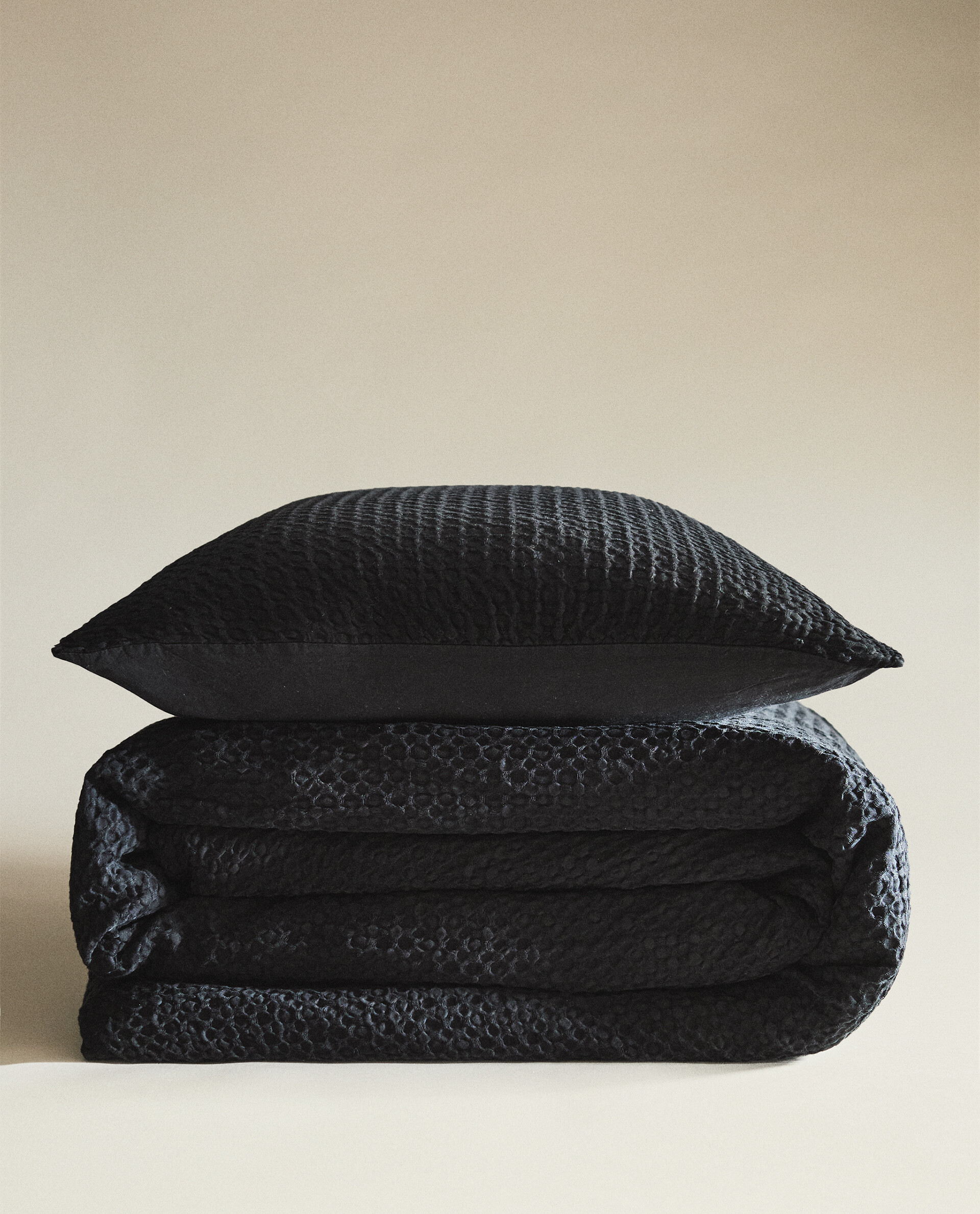 SET OF WAFFLE KNIT SHEETS Zara Home UAE DUBAI SHARJAH AJMAN