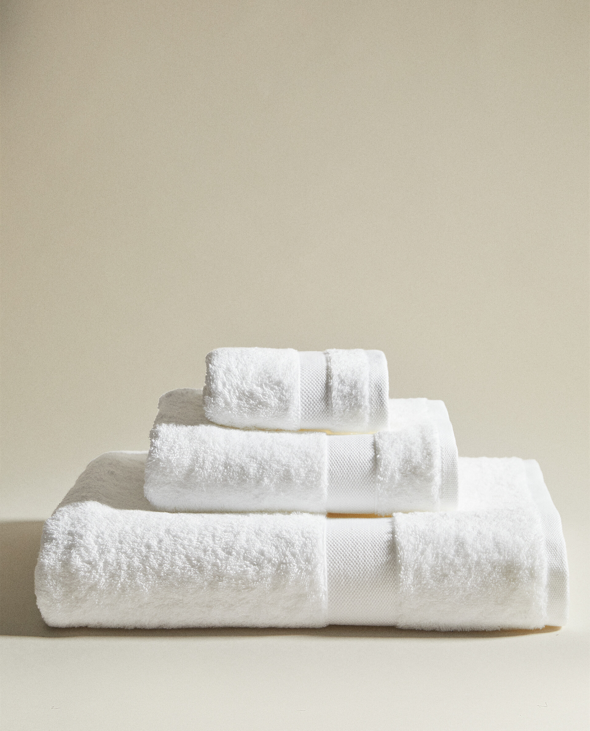 HIGH-QUALITY COTTON SET - BASIC TOWELS - BATHROOM - NEW COLLECTION | Zara Home United Kingdom