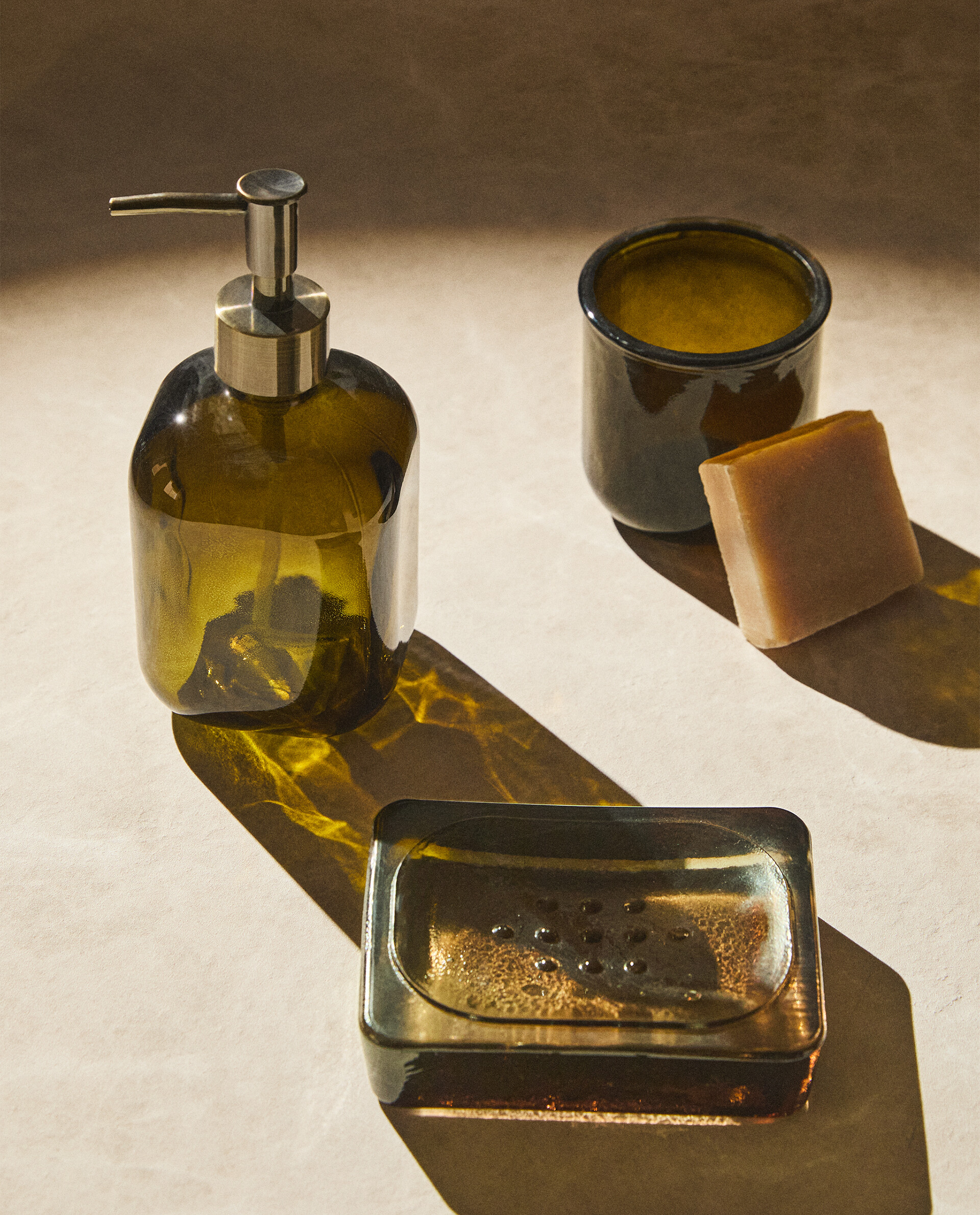 COLOURED GLASS BATHROOM SET - Bathroom sets - BATHROOM ACCESSORIES ...