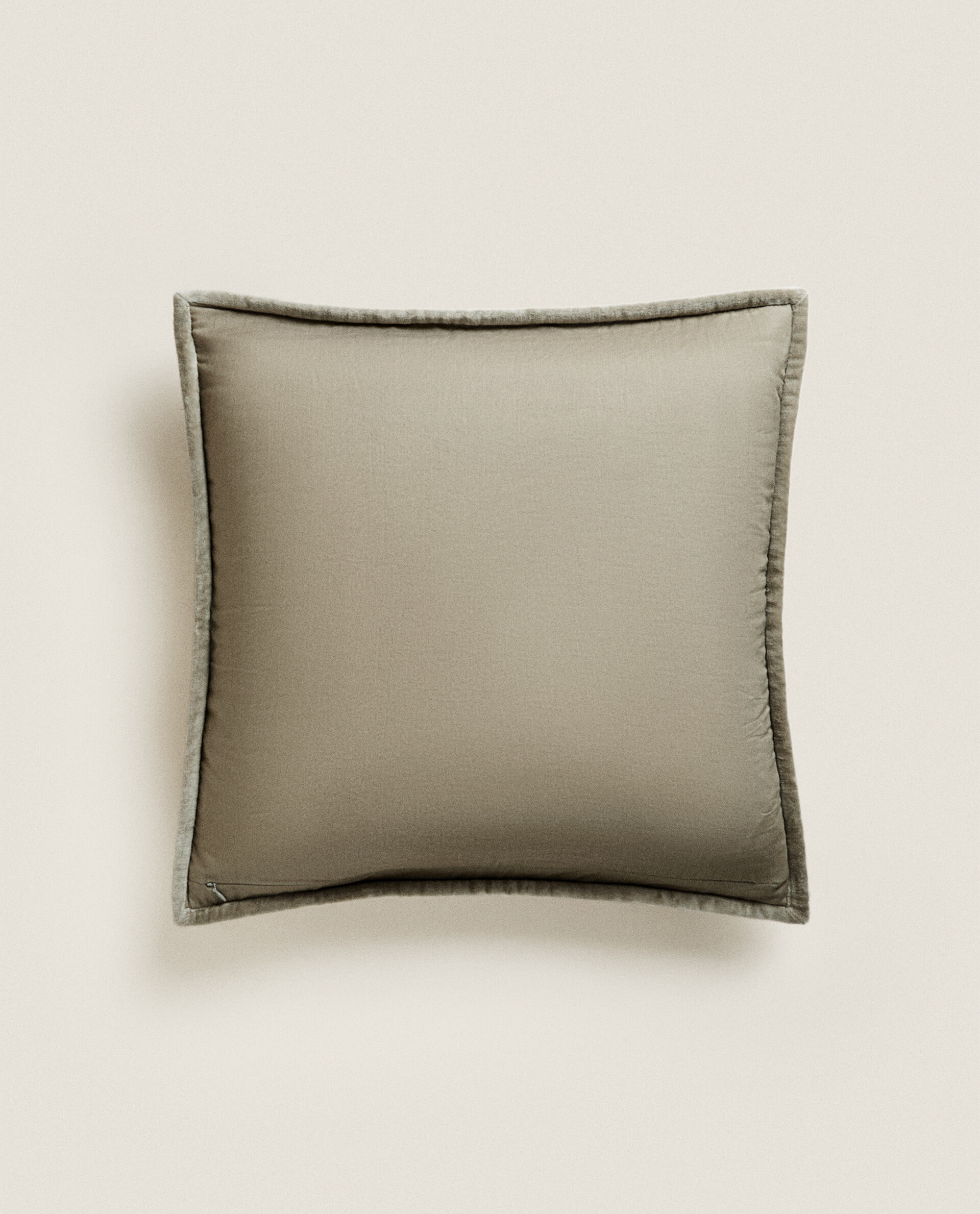 Feather 2024 cushions zara