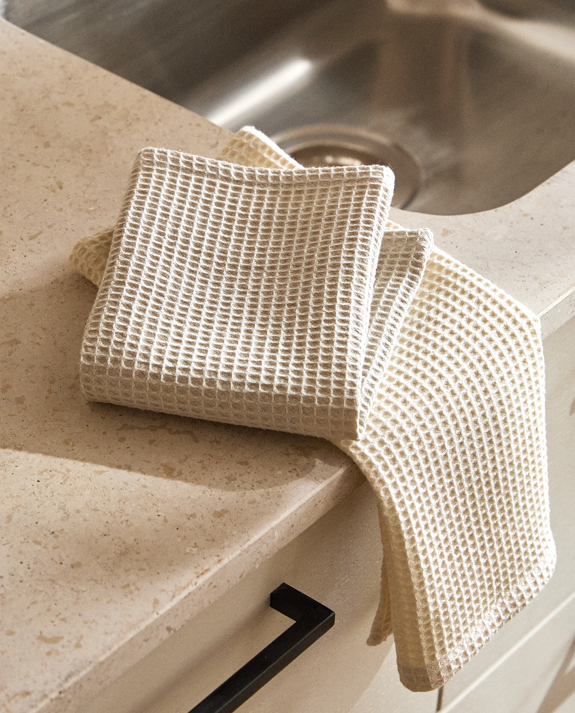 Waffle-Knit Cleaning Kitchen Towels (Pack of 4) | Zara Home