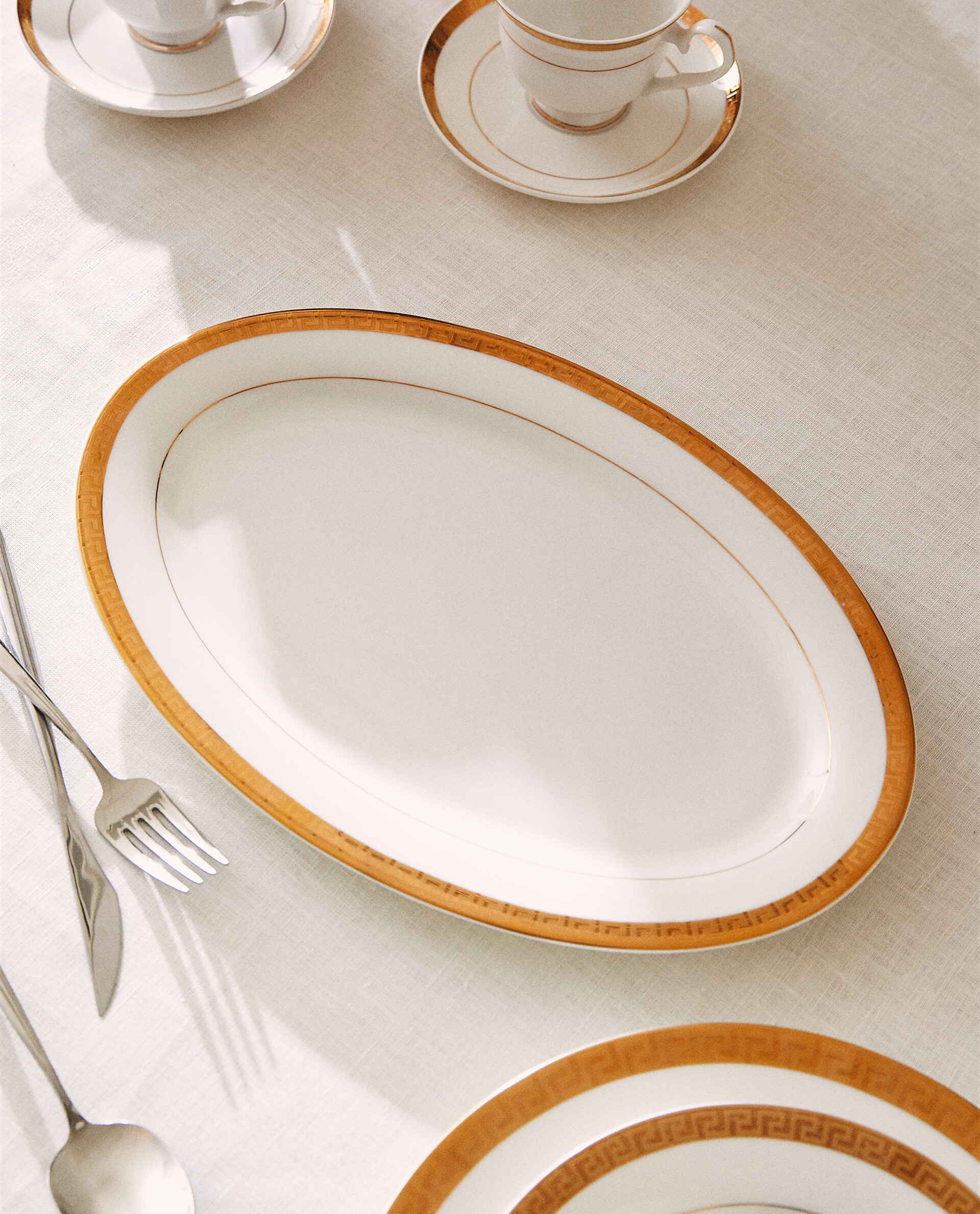 BONE CHINA SERVING DISH WITH BORDER Zara Home Bahrain