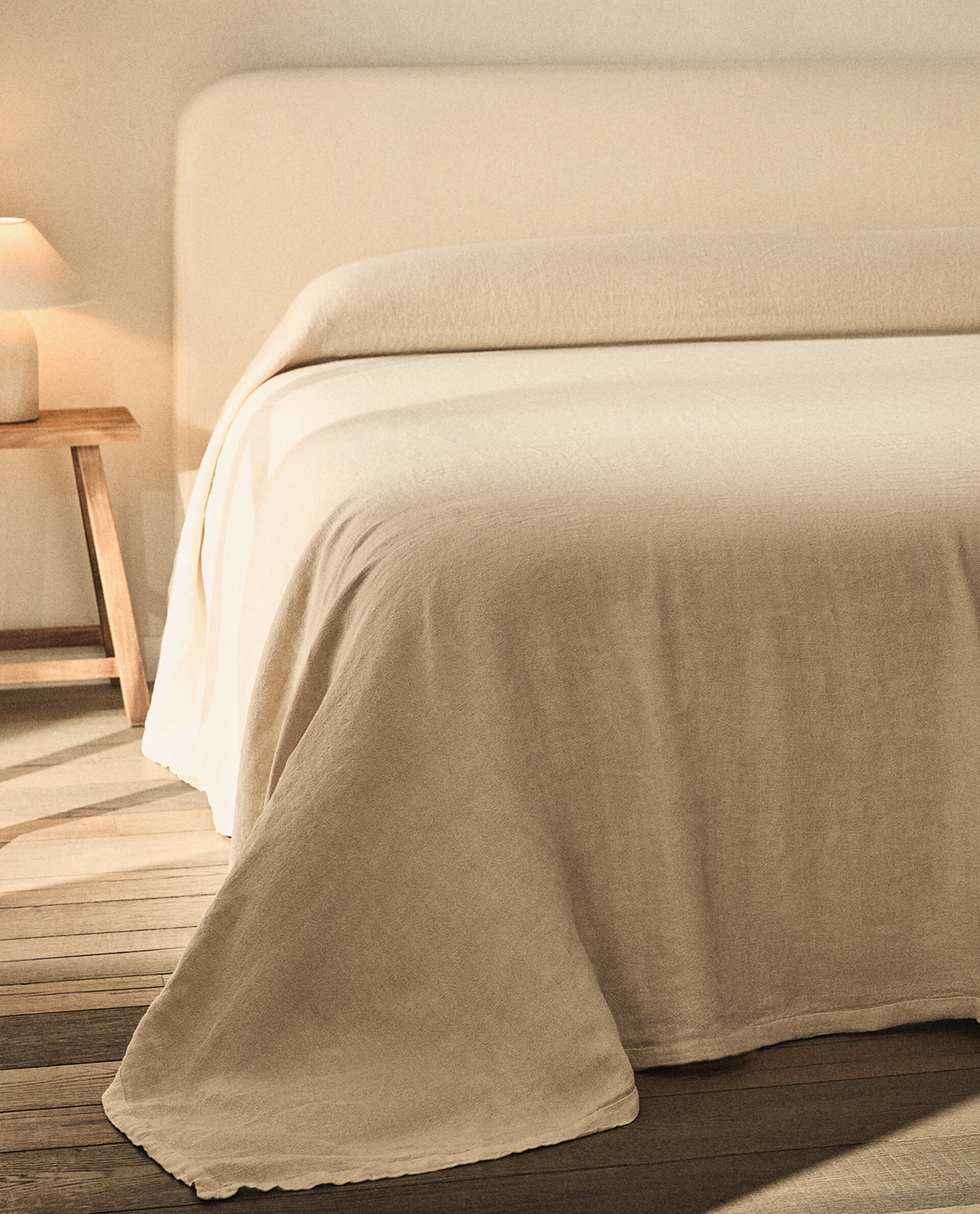 WASHED LINEN BEDSPREAD (400 GxM²) Zara Home Worldwide