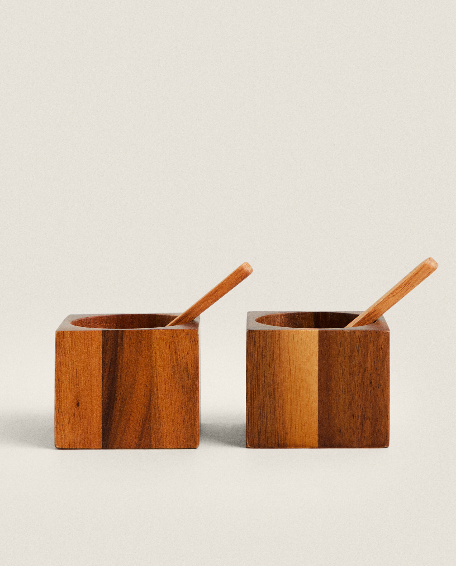 Wooden salt deals and pepper shaker