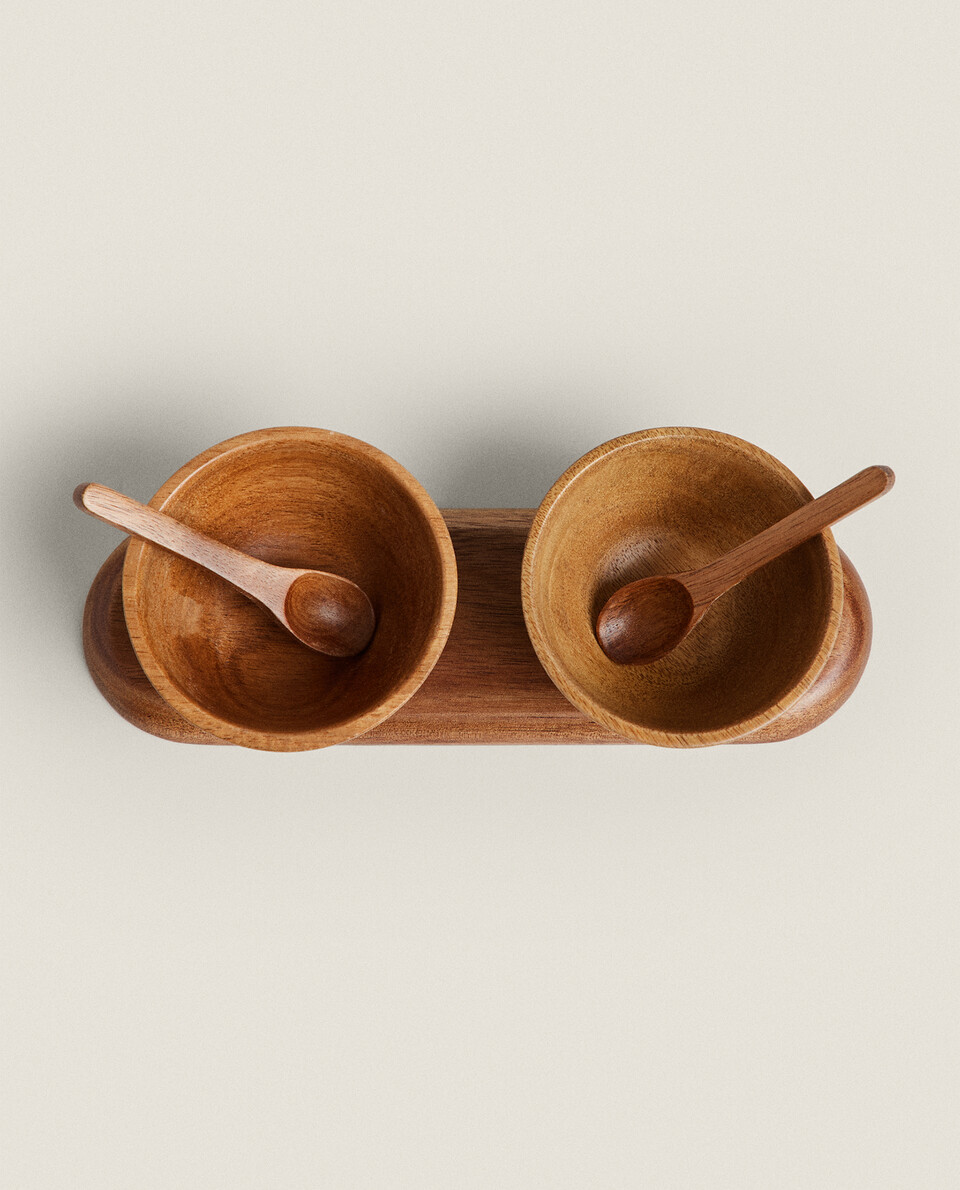 WOODEN SALT AND PEPPER SHAKER SET WITH BASE