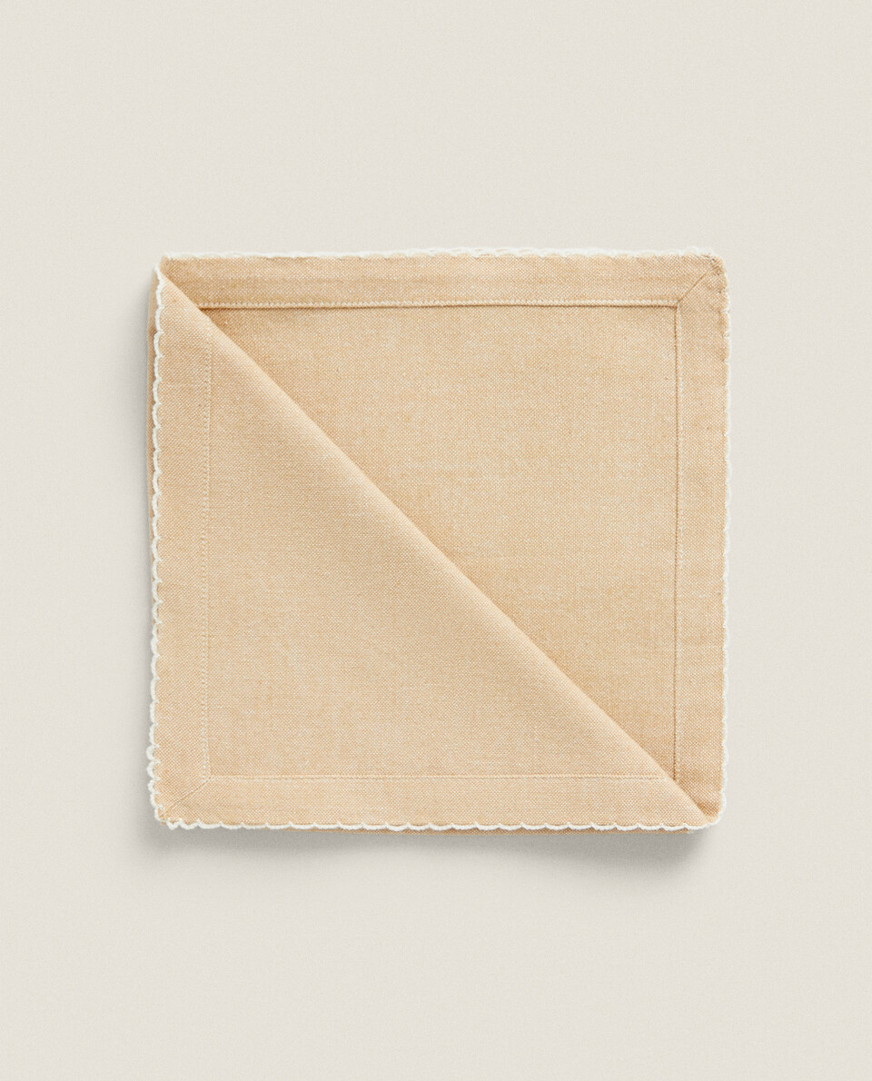 SCALLOPED NAPKINS (PACK OF 2)