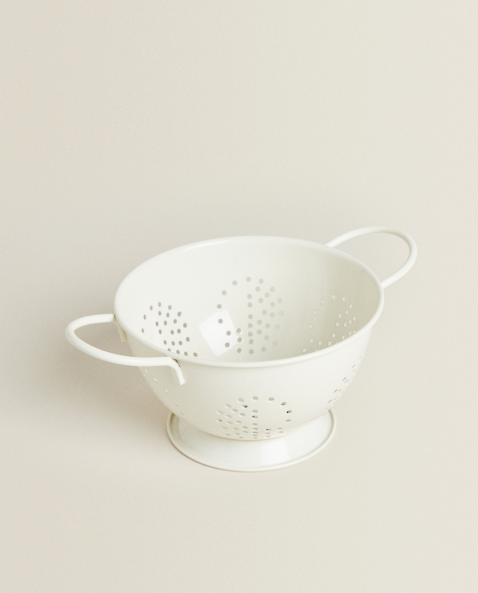 LACQUERED COLANDER