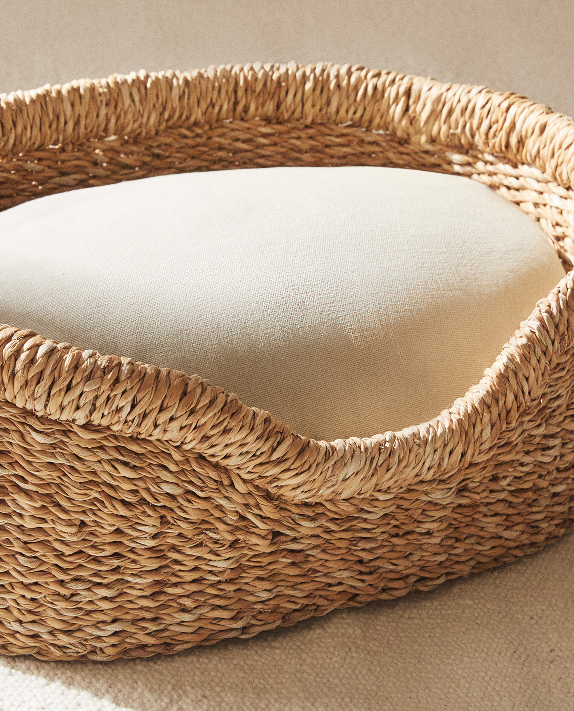 SEAGRASS PET BED Zara Home UAE ABU DHABI/AL AIN/RAS ALKHAIMAH‎