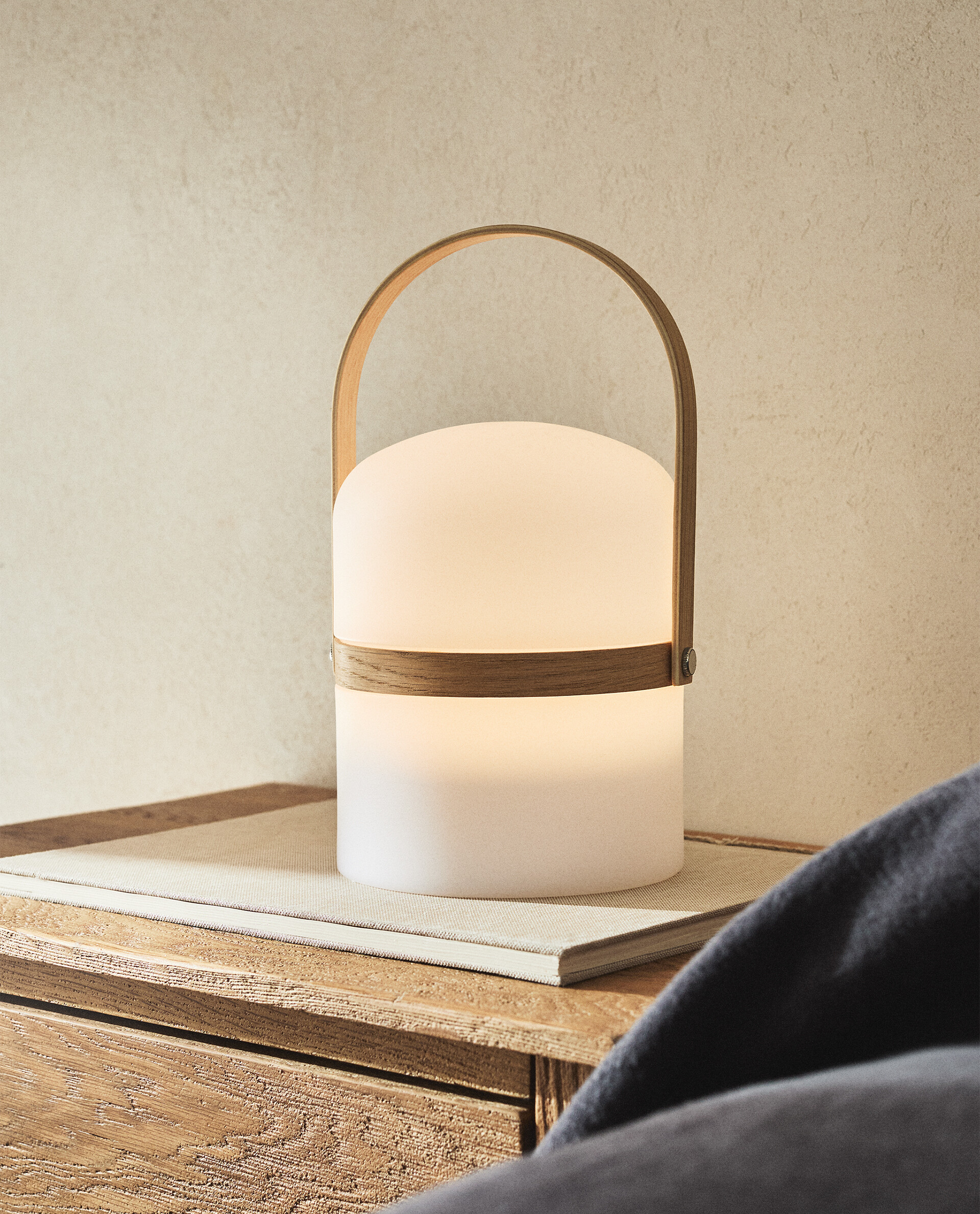 Zara Home revoluciona con su novedosa lámpara inalámbrica para casa