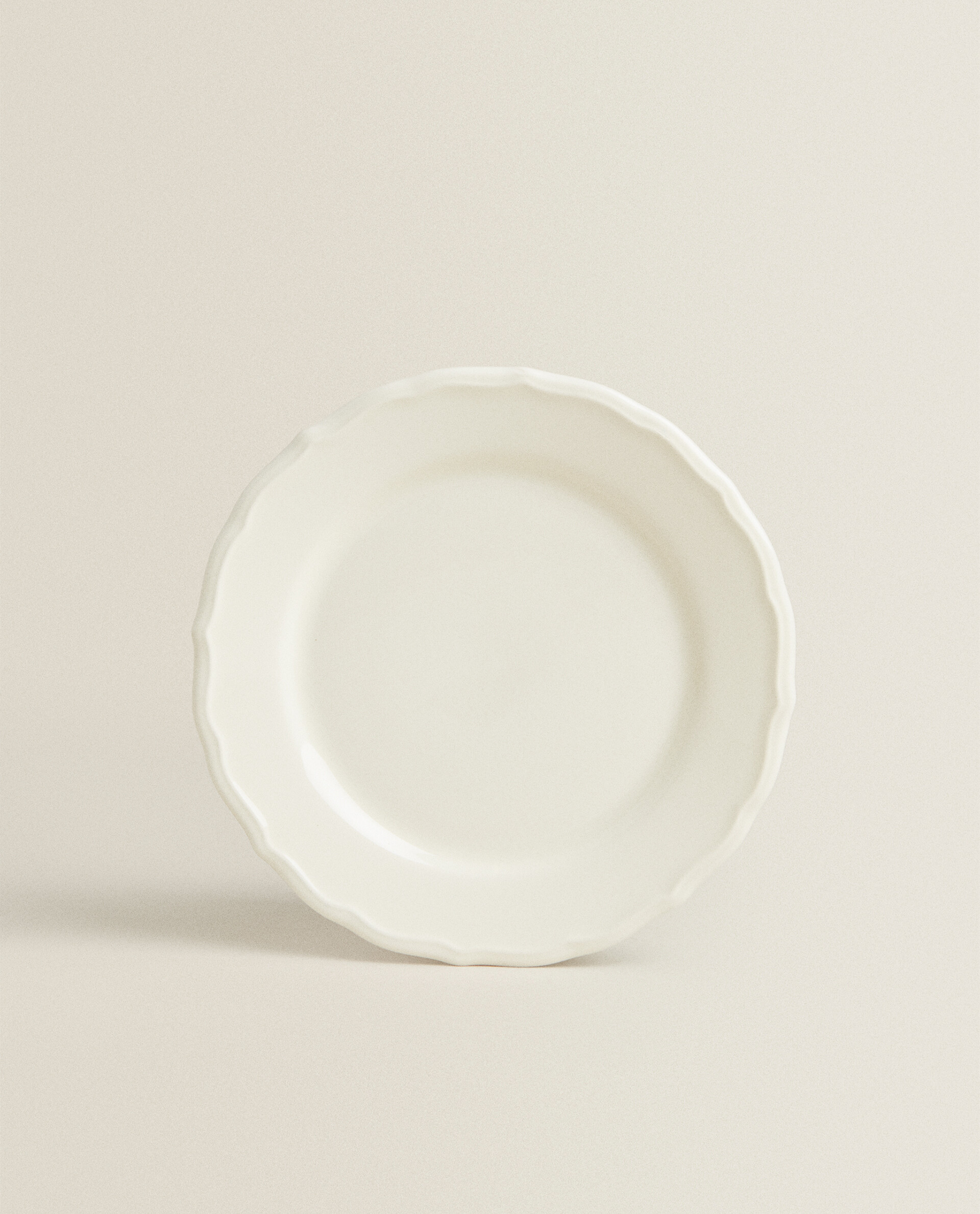 Dinner plates 2025 with raised edges