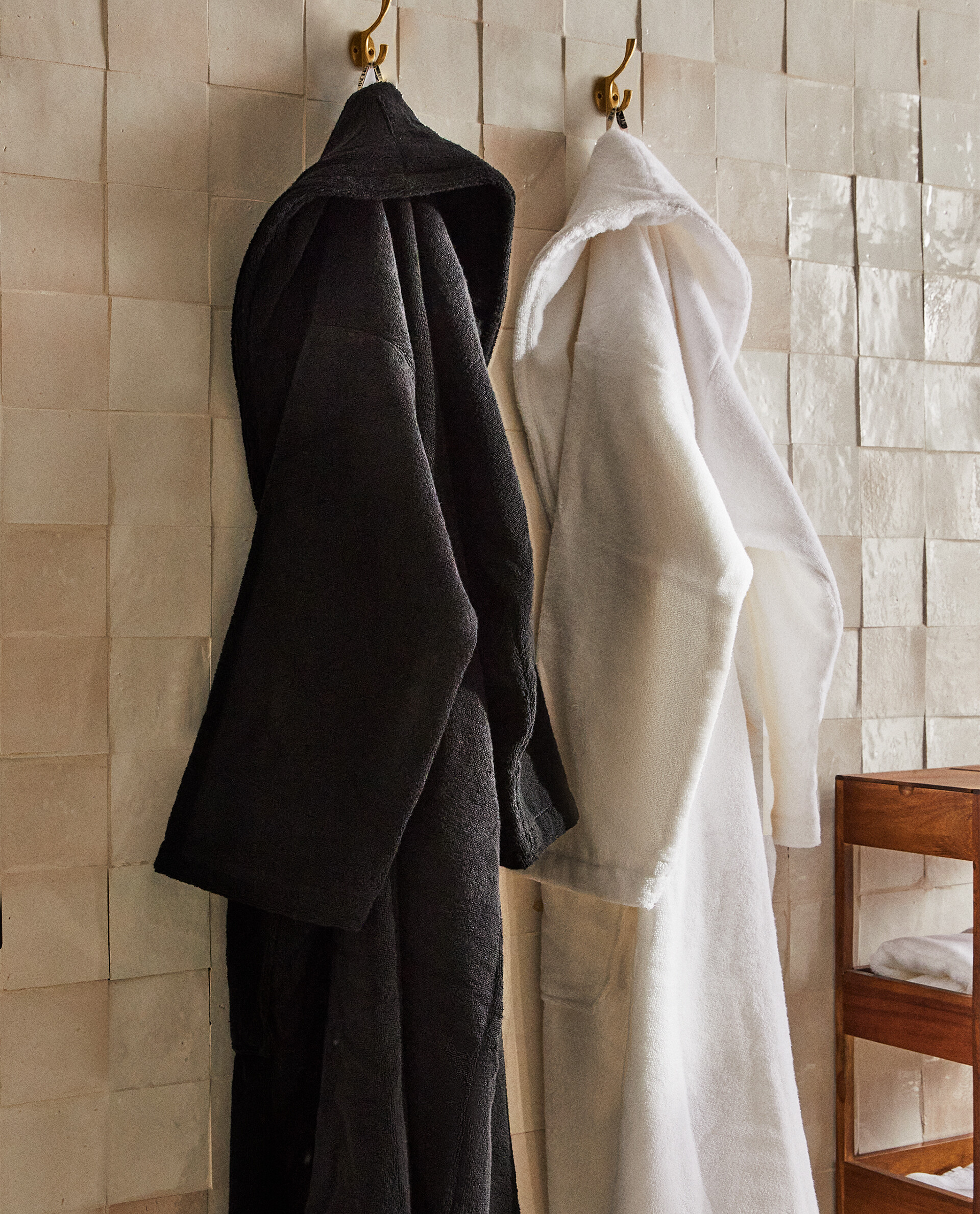 EXTRA SOFT BATHROBE WITH SHAWL COLLAR BATHROBES AND SLIPPERS