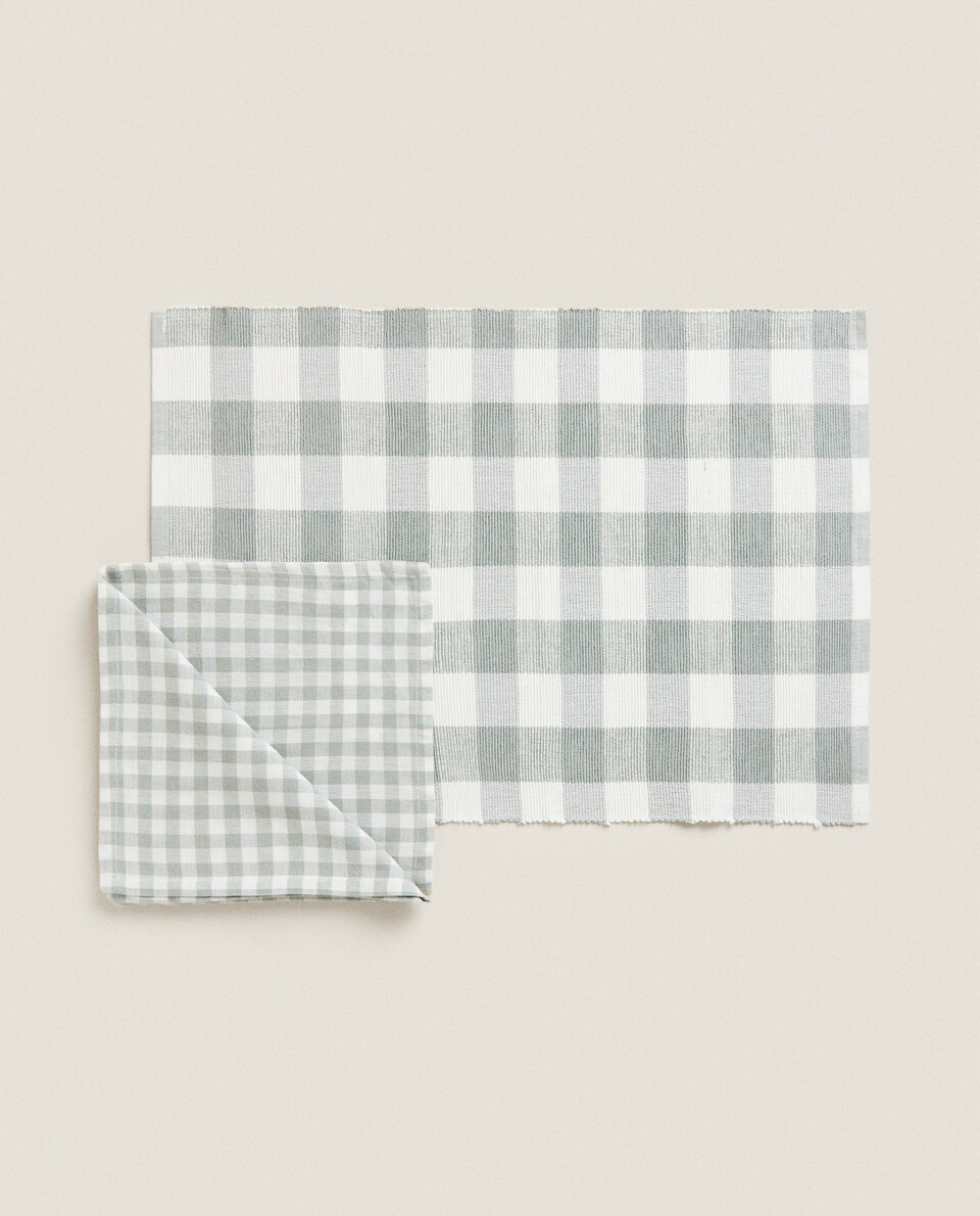GINGHAM CHECK PLACEMAT AND NAPKIN