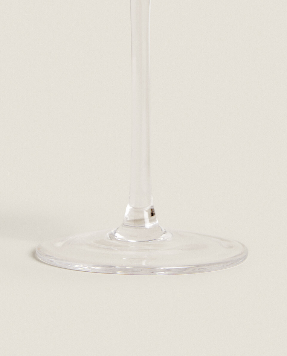 CONICAL GLASS WITH LINES
