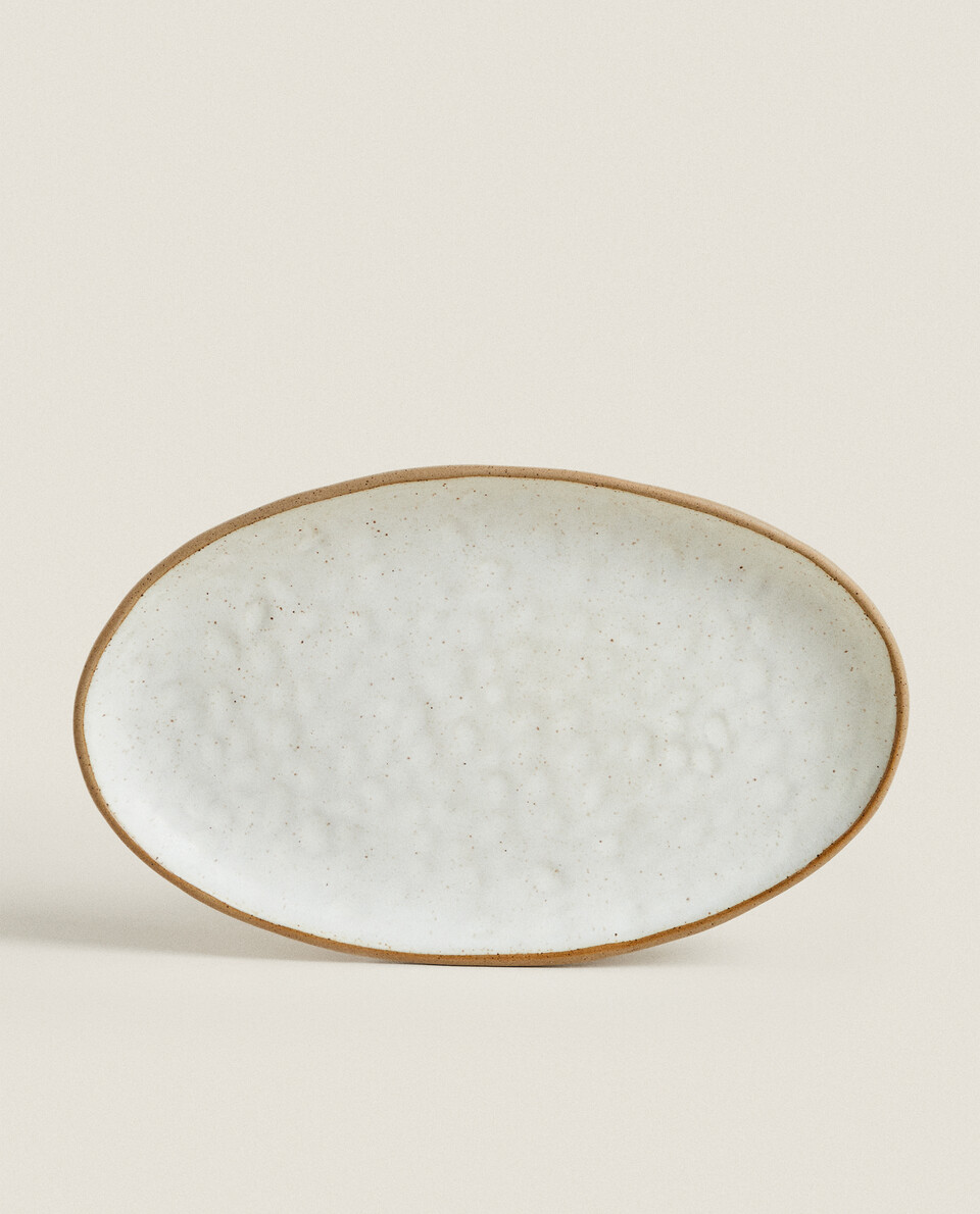 TEXTURED OVAL SERVING DISH