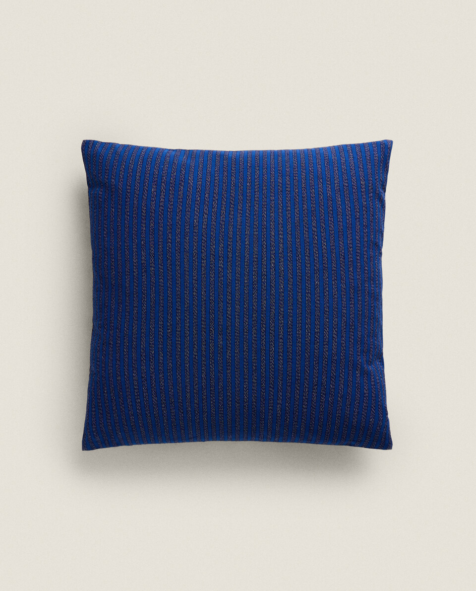 CUSHION COVER WITH VERTICAL STRIPES