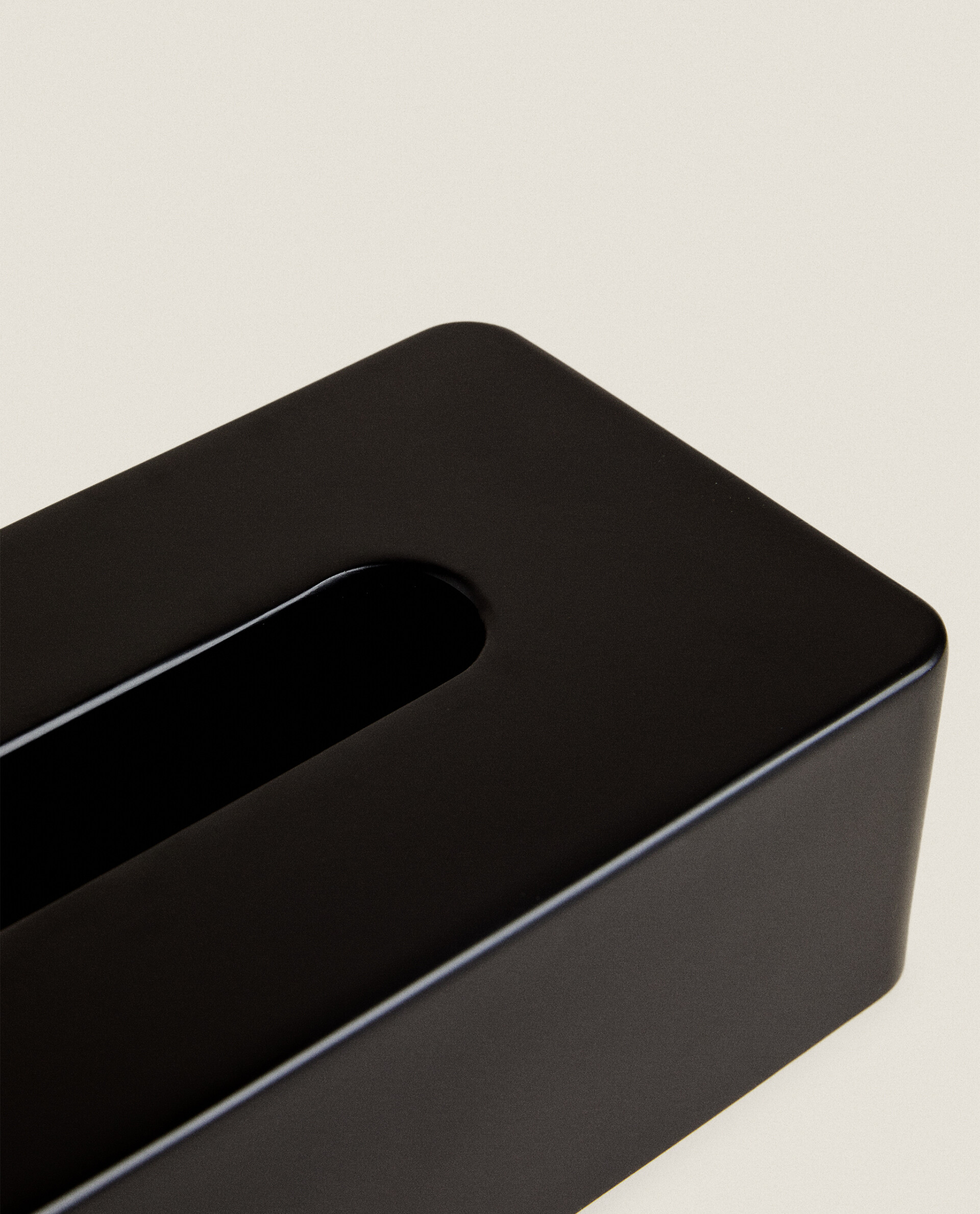 RESIN TISSUE BOX - Black
