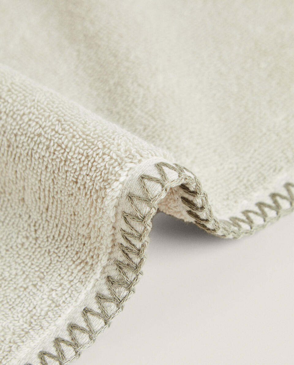 CHILDREN'S TOWEL WITH TOPSTITCHING