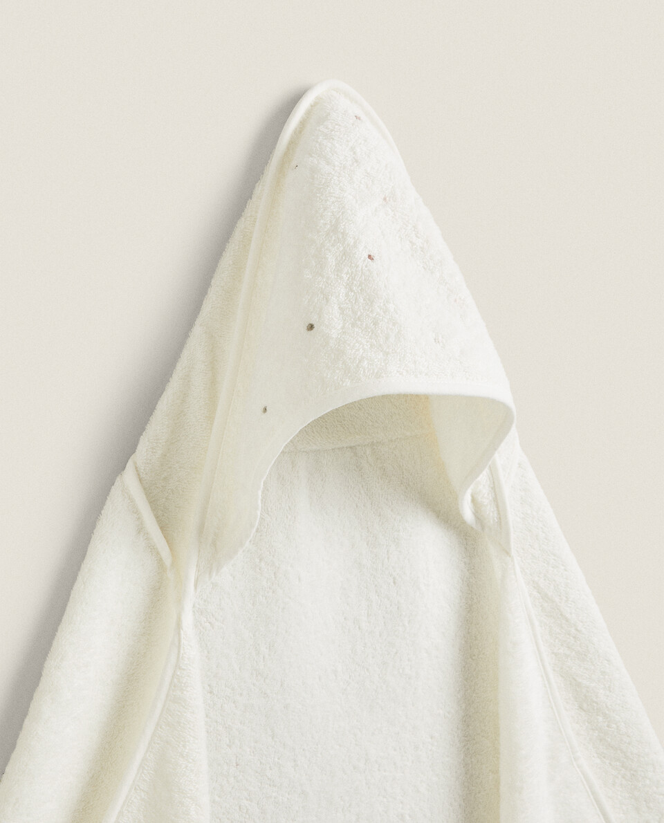 CHILDREN'S EMBROIDERED HOODED TOWEL
