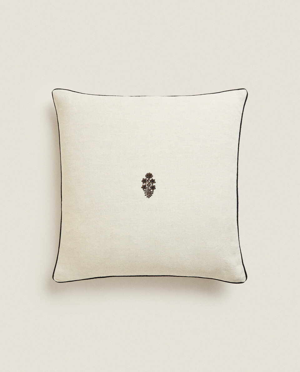 EMBROIDERED CUSHION COVER
