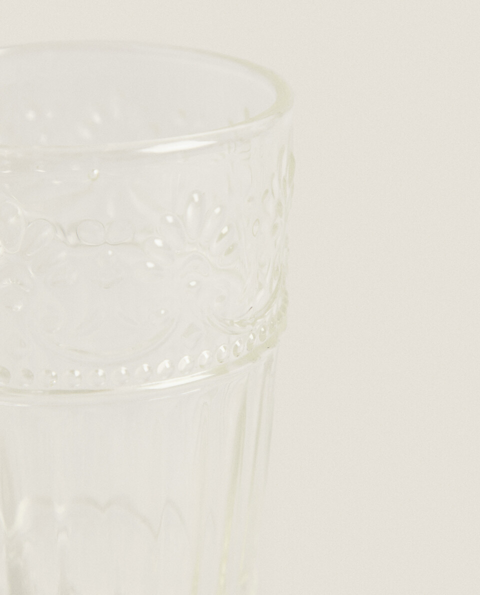 GLASS SOFT DRINK TUMBLER WITH RAISED FLORAL DESIGN