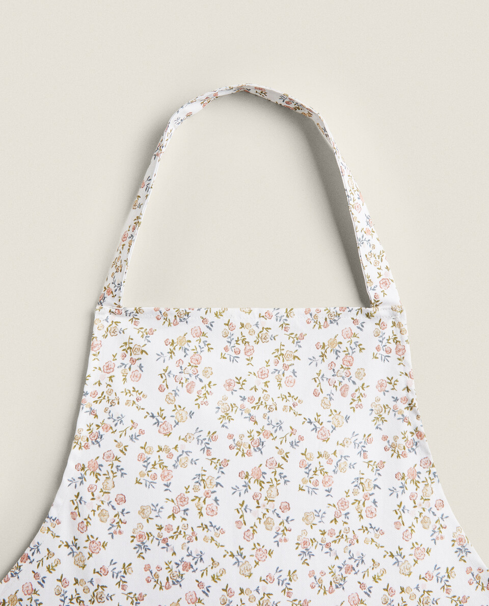 RESIN-COATED COTTON APRON