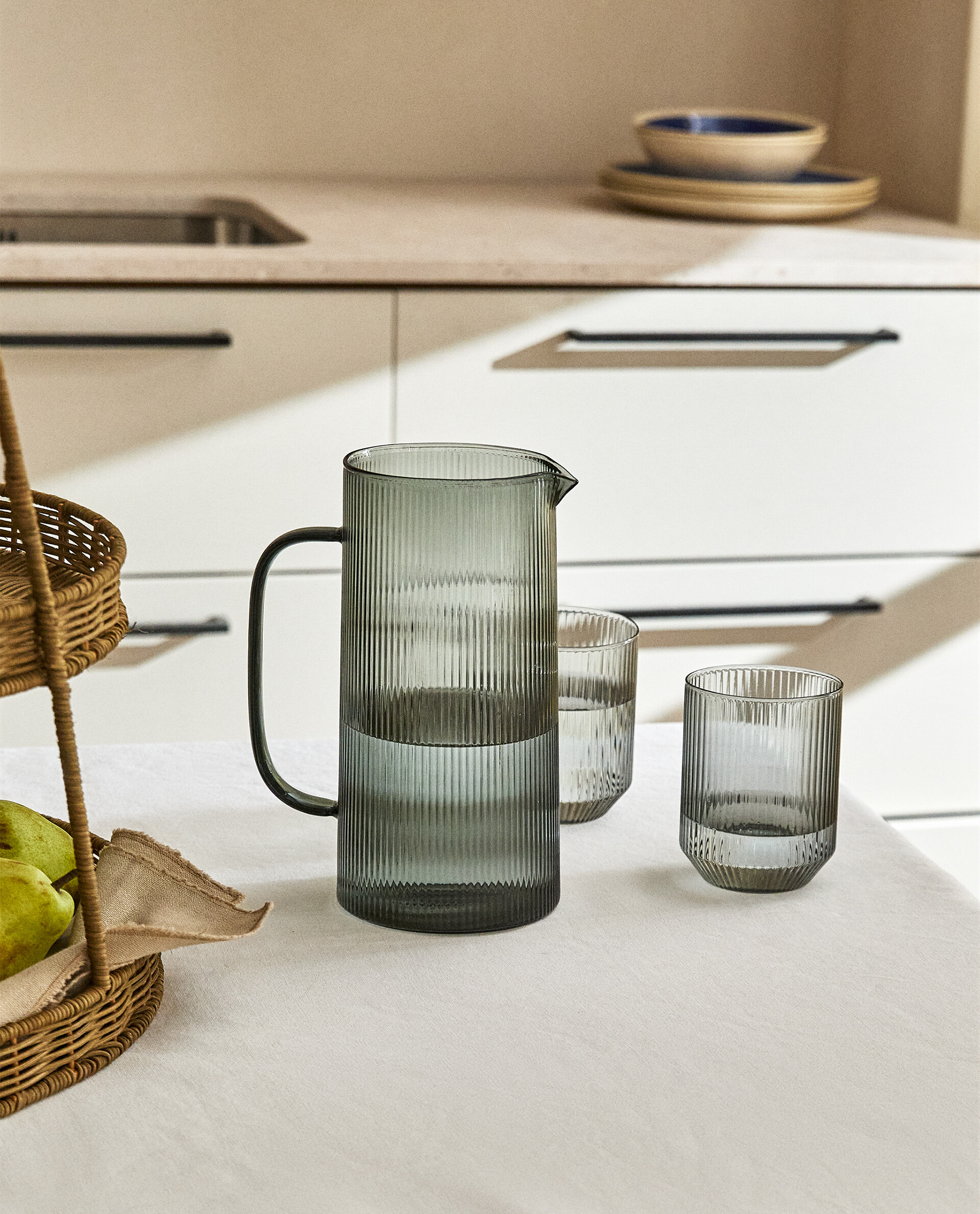 Glass Pitcher with Woven Seagrass Sleeve - PRINZZESA BOUTIQUE