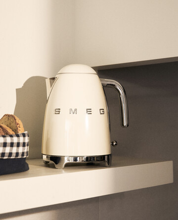SMEG X Zara Home : une collection d'accessoires de cuisine aux allures  rétros - Mag Decofinder