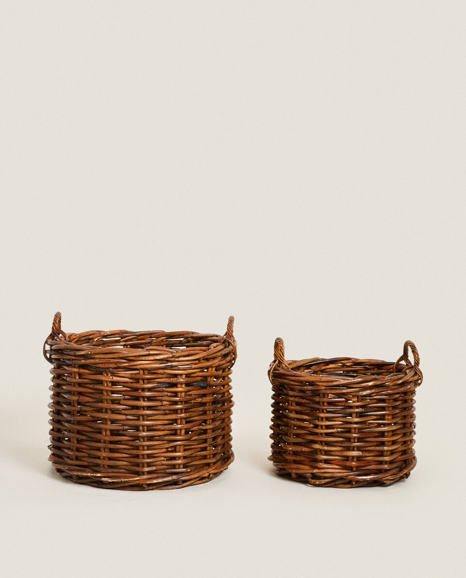 English Wicker Fish Basket  Fishing basket, Wicker, Wicker baskets storage