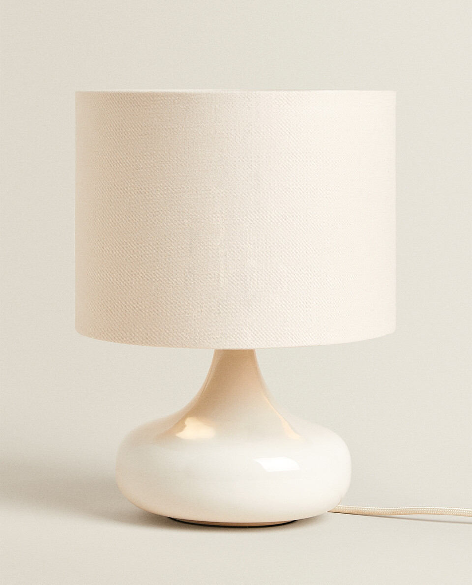 SMALL TABLE LAMP WITH CERAMIC BASE