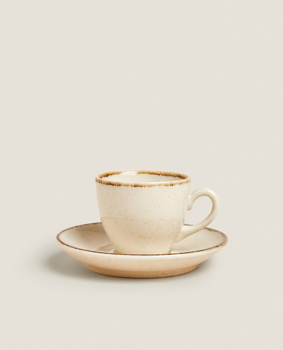 RIMMED COFFEE CUP
