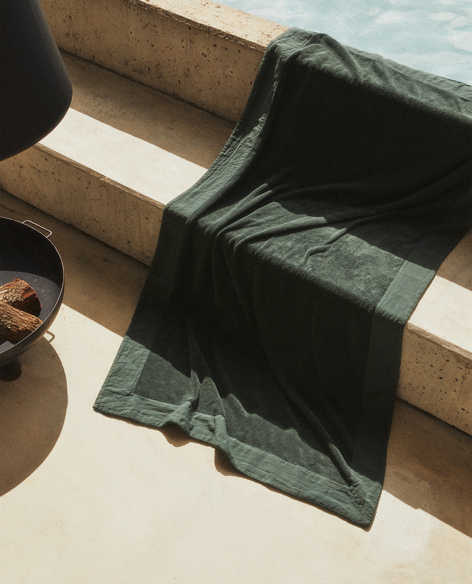 BEACH TOWEL WITH LINEN BORDER Zara Home Ireland