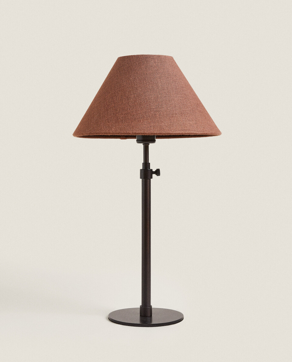 METAL BASE LAMP WITH LINEN LAMPSHADE