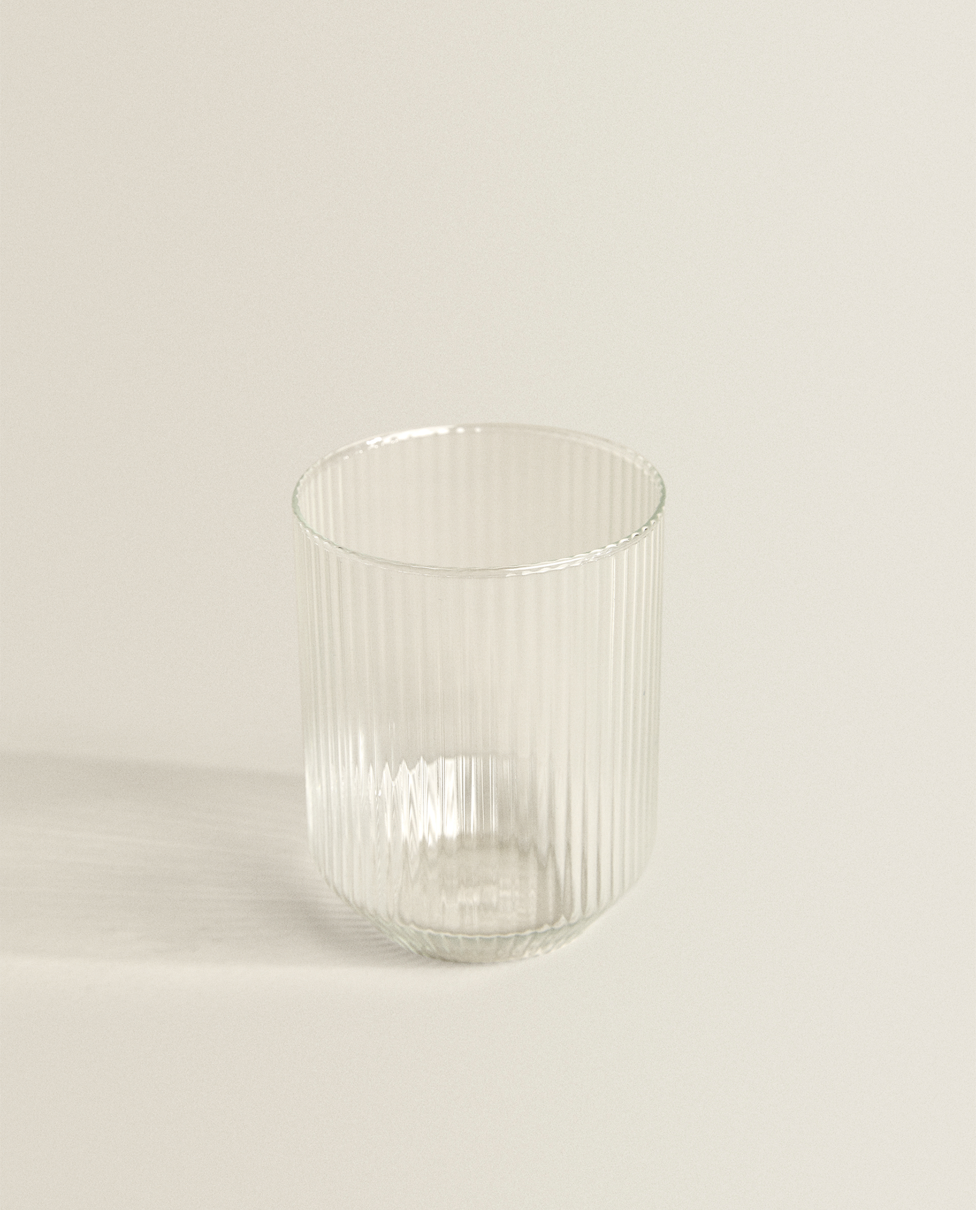 BOROSILICATE GLASS TUMBLER WITH RAISED LINES | Zara Home 日本/Japan